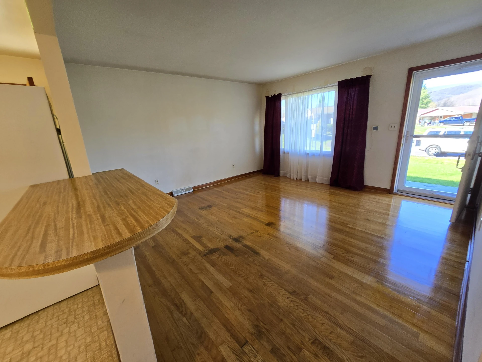 414 Center Ct - Photo 2