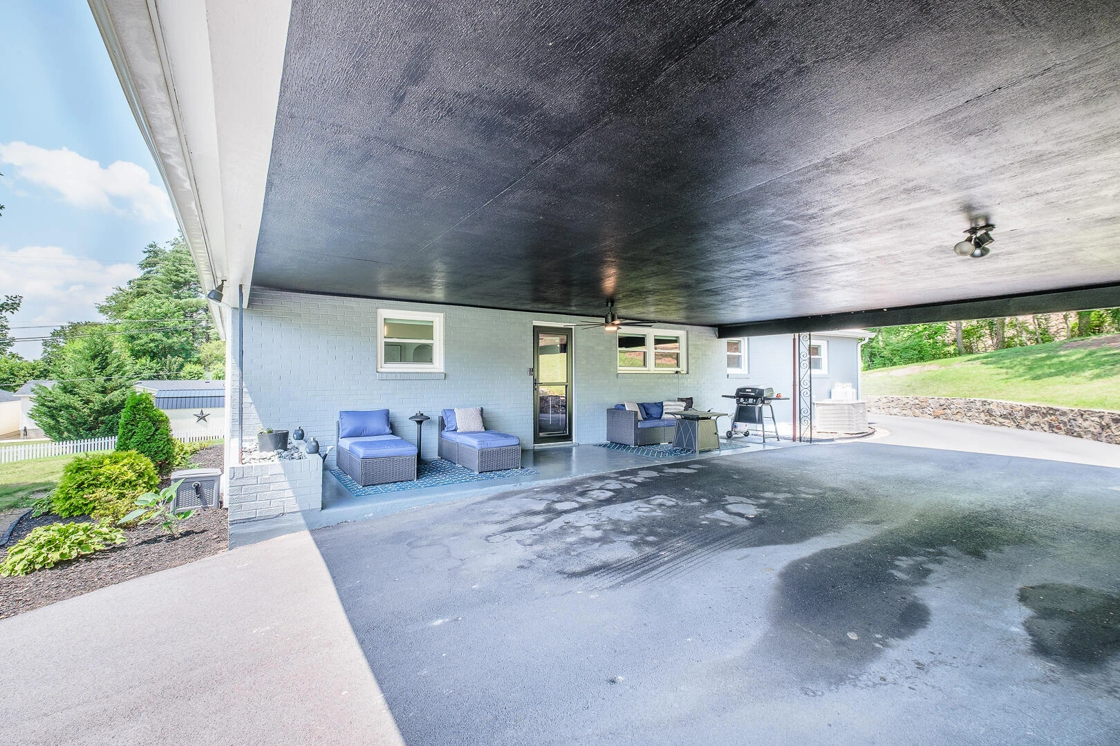 1307 S Massie Ave - Photo 9