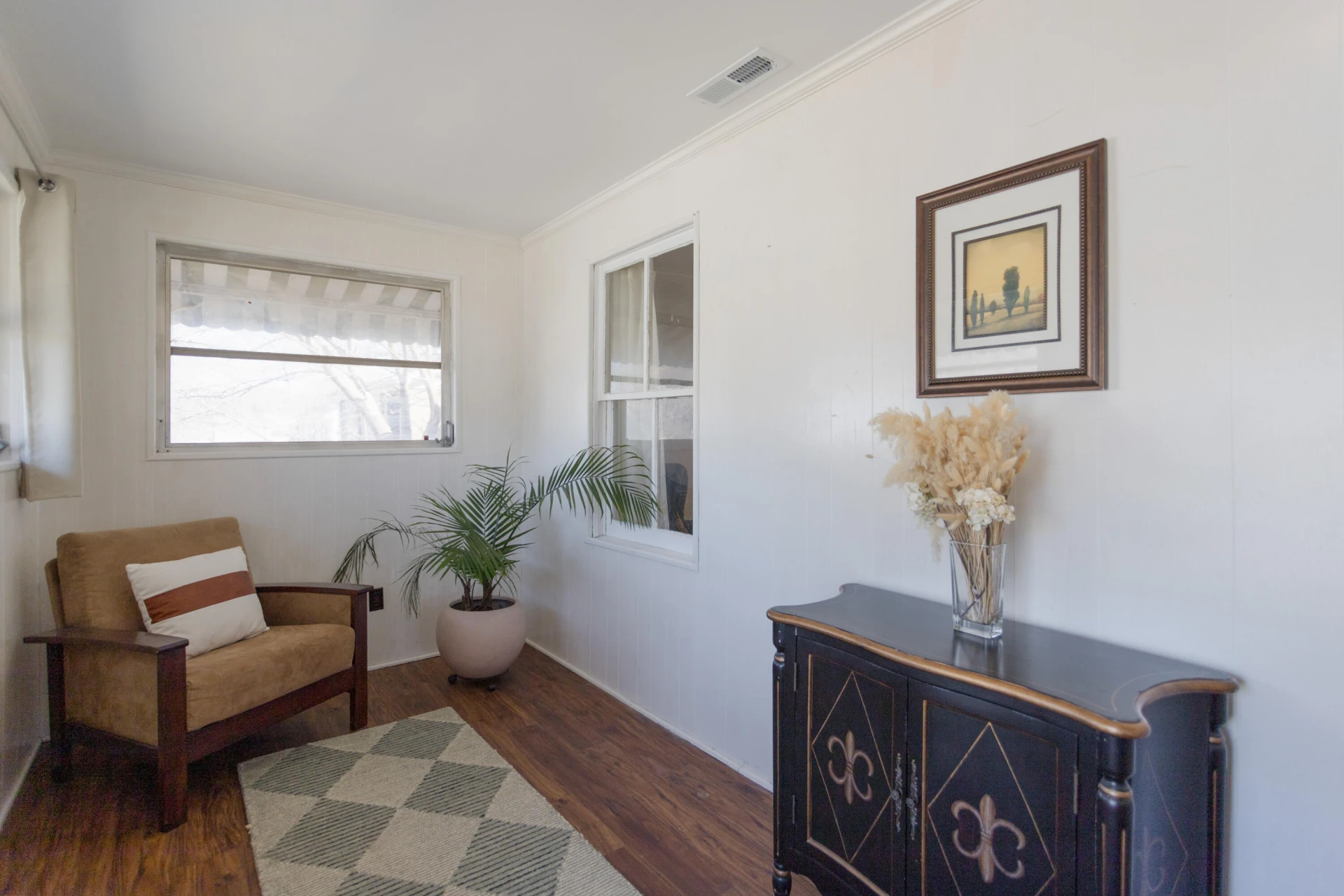 1436 Maple Ave - Photo 2