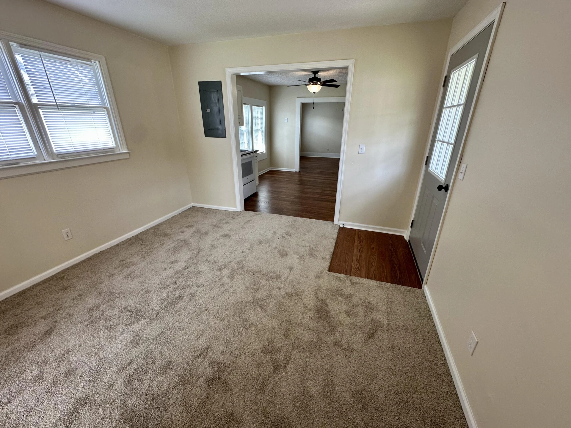 347 E Oak St - Photo 12