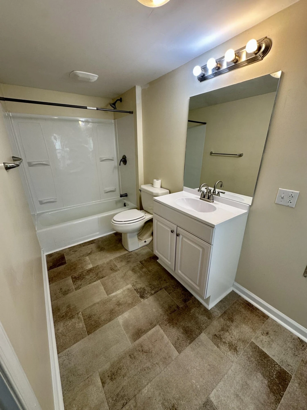 347 E Oak St - Photo 13