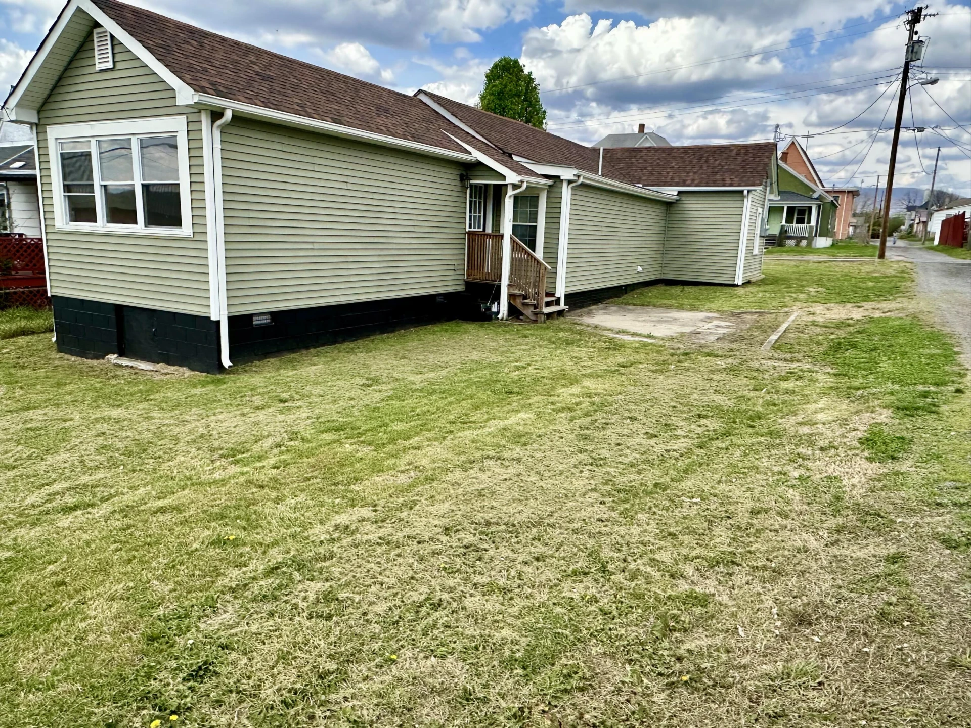 347 E Oak St - Photo 5