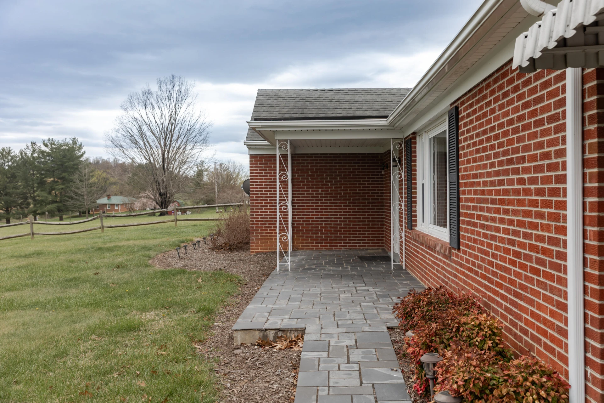 102 McCormick Ln - Photo 10