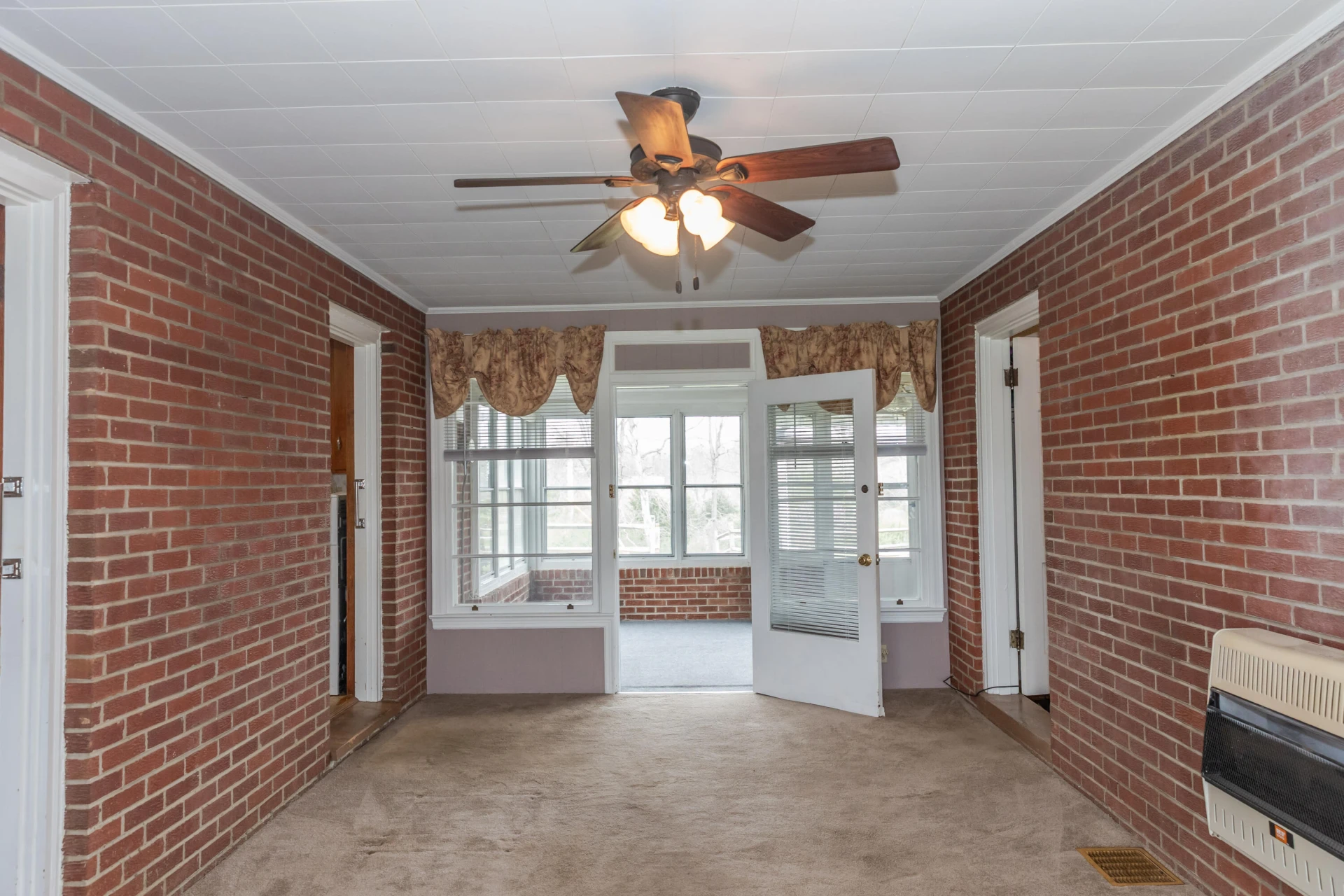 102 McCormick Ln - Photo 22