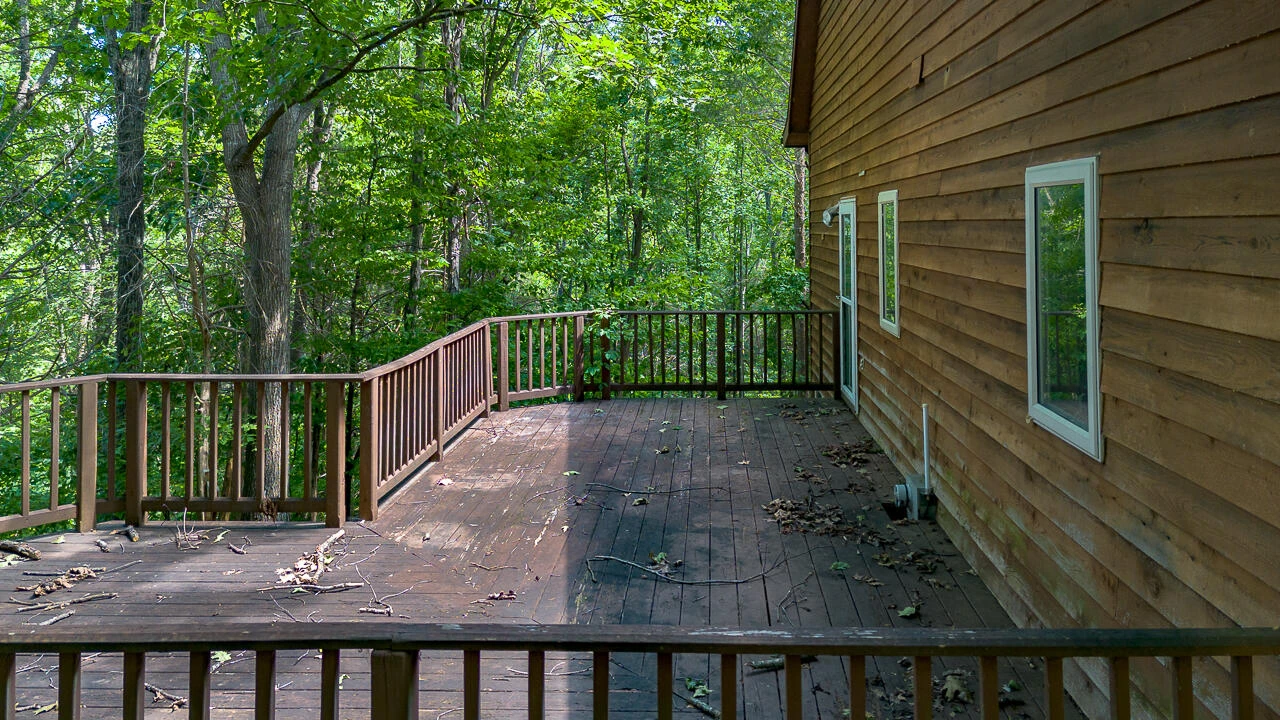 448 HOLLOW Ln - Photo 7
