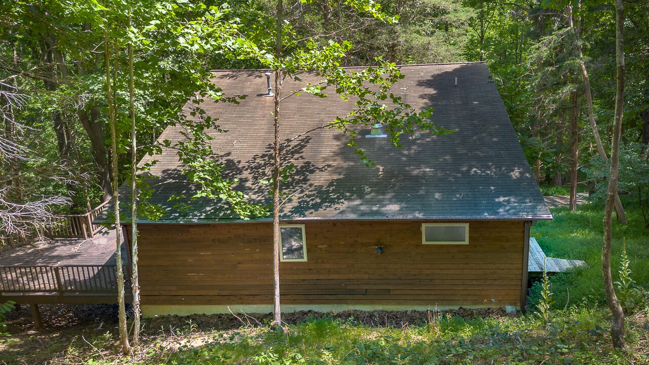 448 HOLLOW Ln - Photo 9