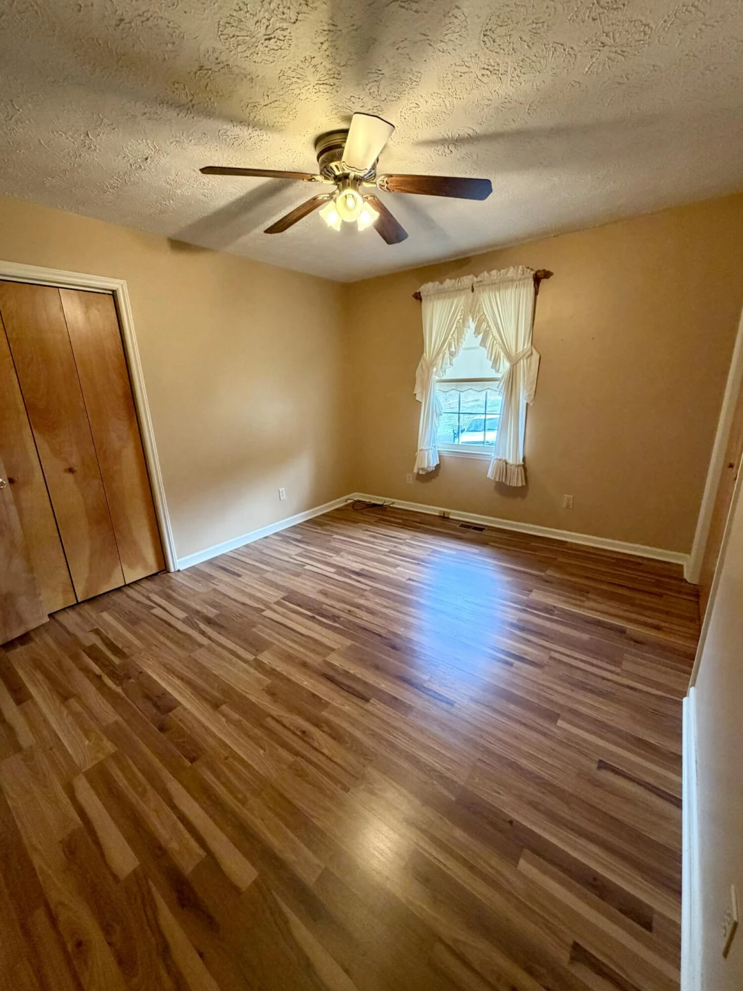 221 Sherry May St - Photo 17