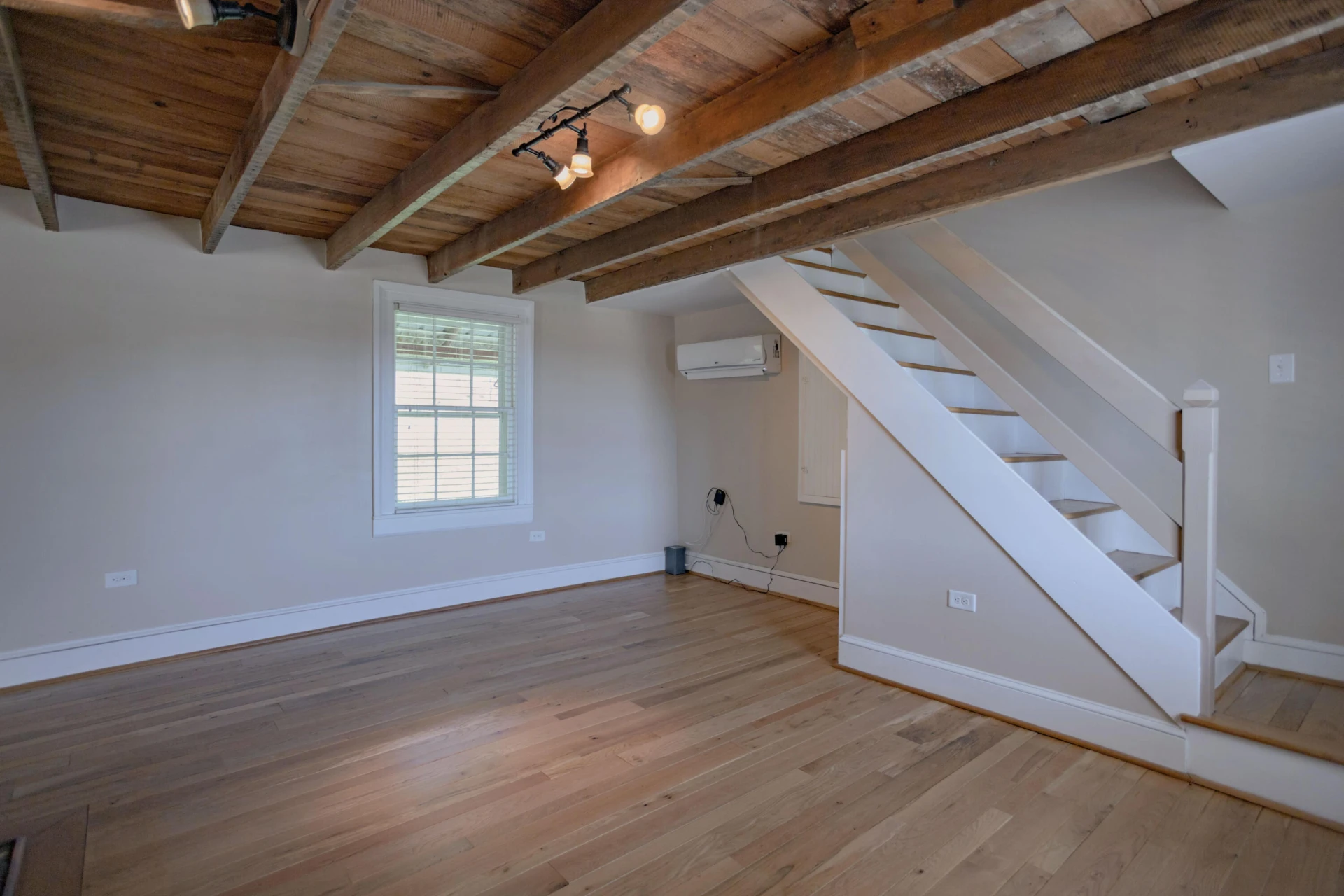 1363 Fredericksburg Rd - Photo 17