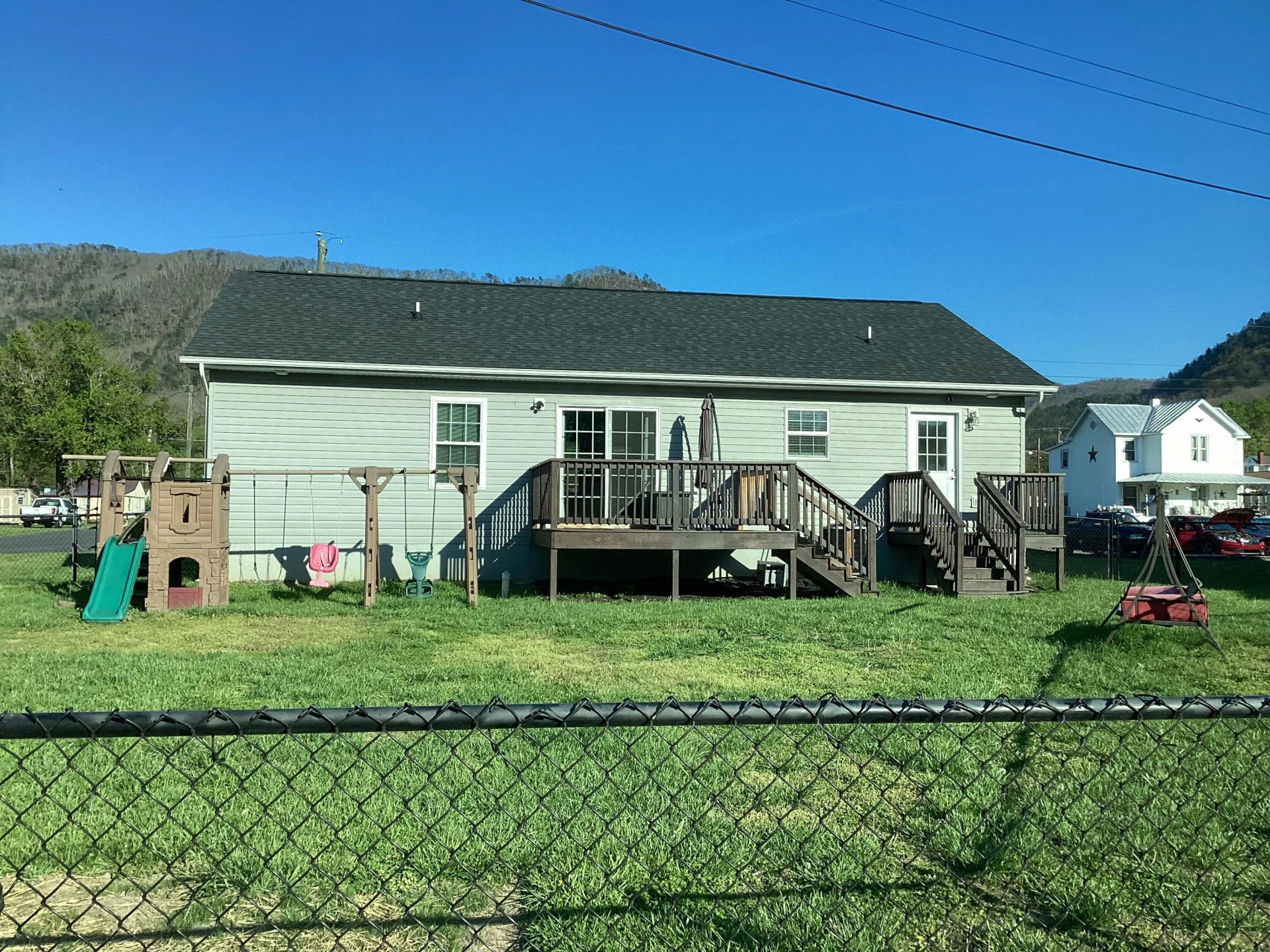 1365 Chestnut Ave - Photo 2
