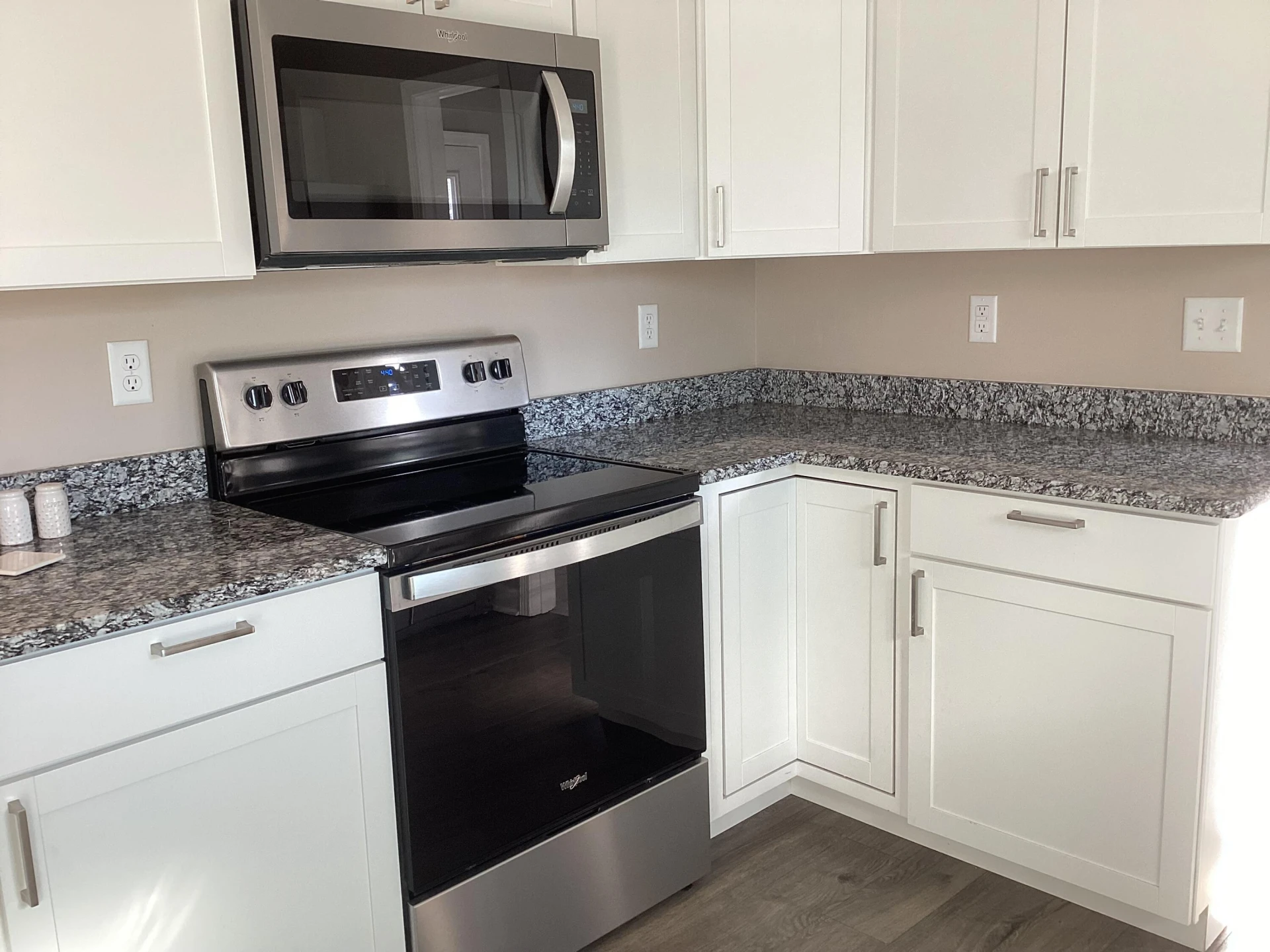 1365 Chestnut Ave - Photo 6