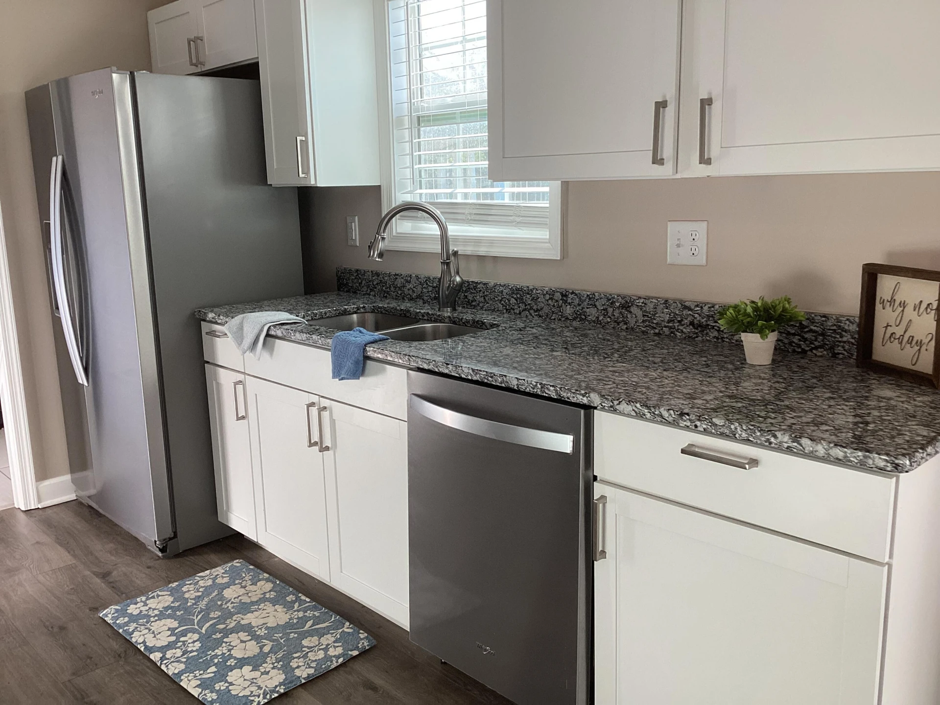 1365 Chestnut Ave - Photo 9
