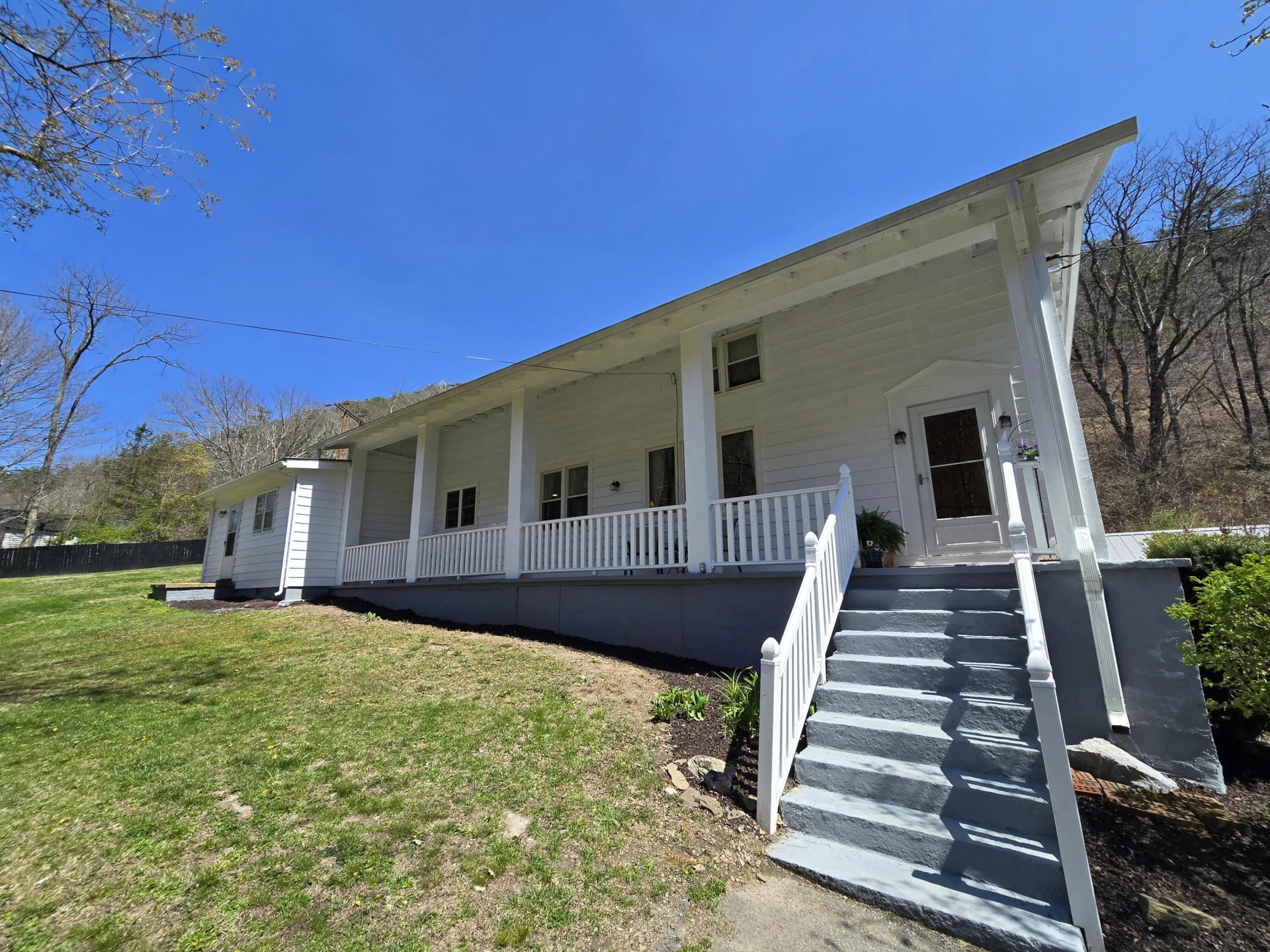 5129 Kanawha Trl