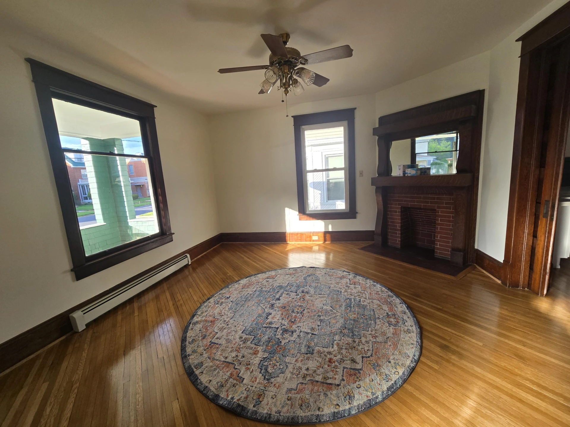 427 W Riverside St - Photo 3