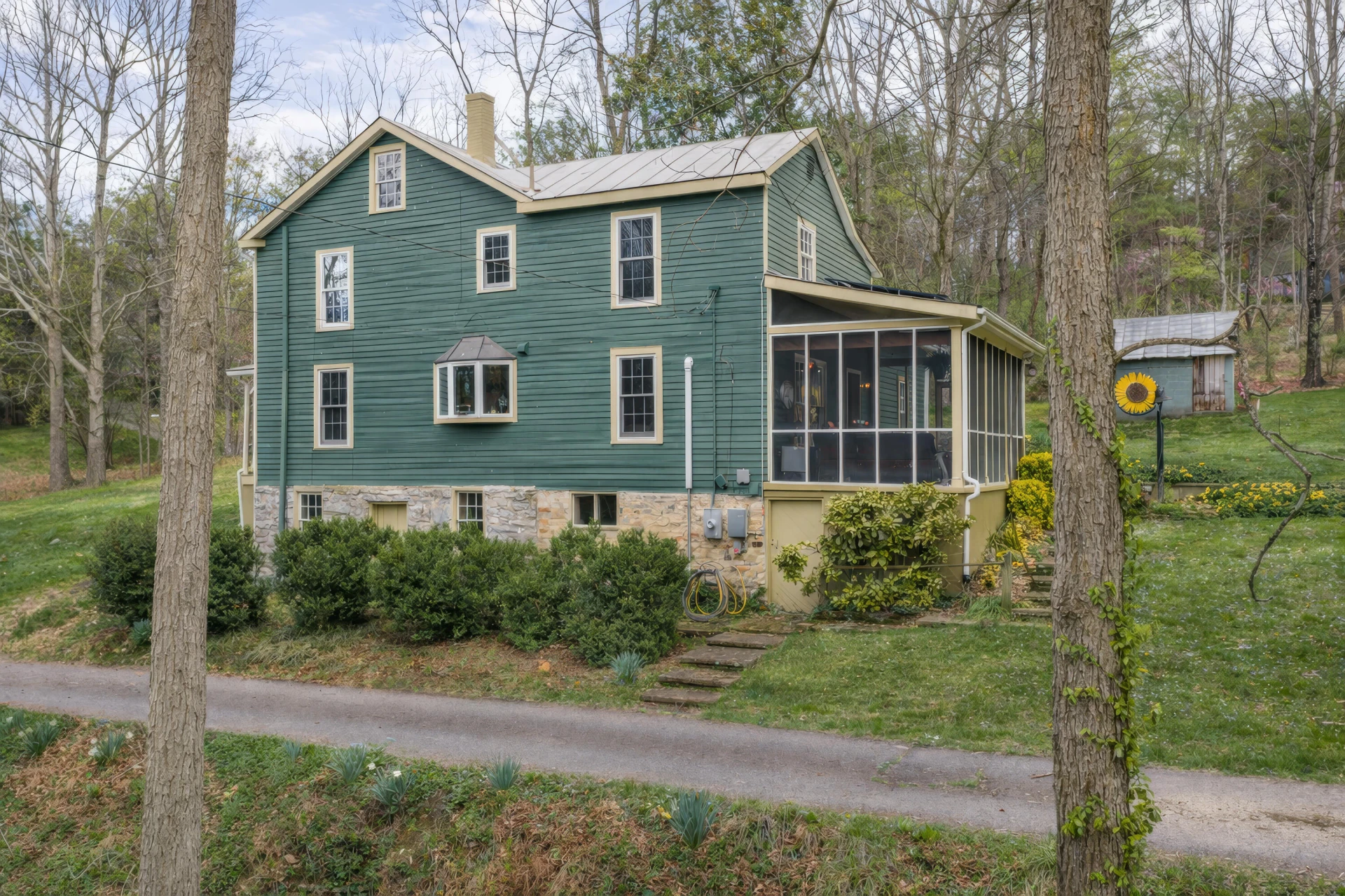 320 Enfield Rd - Photo 10