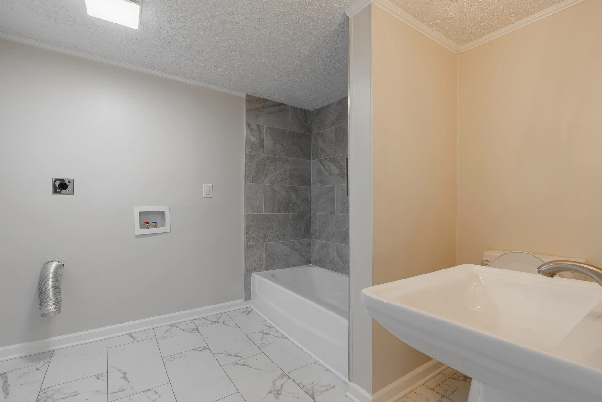2163 RAPHINE Rd - Photo 24