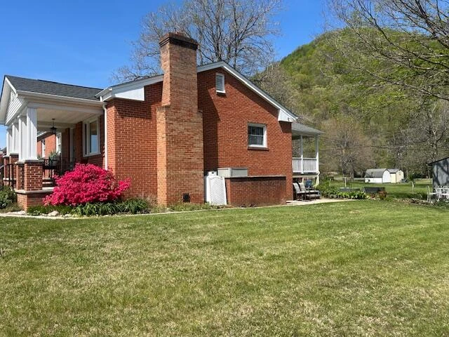 1030 Anderson St - Photo 3