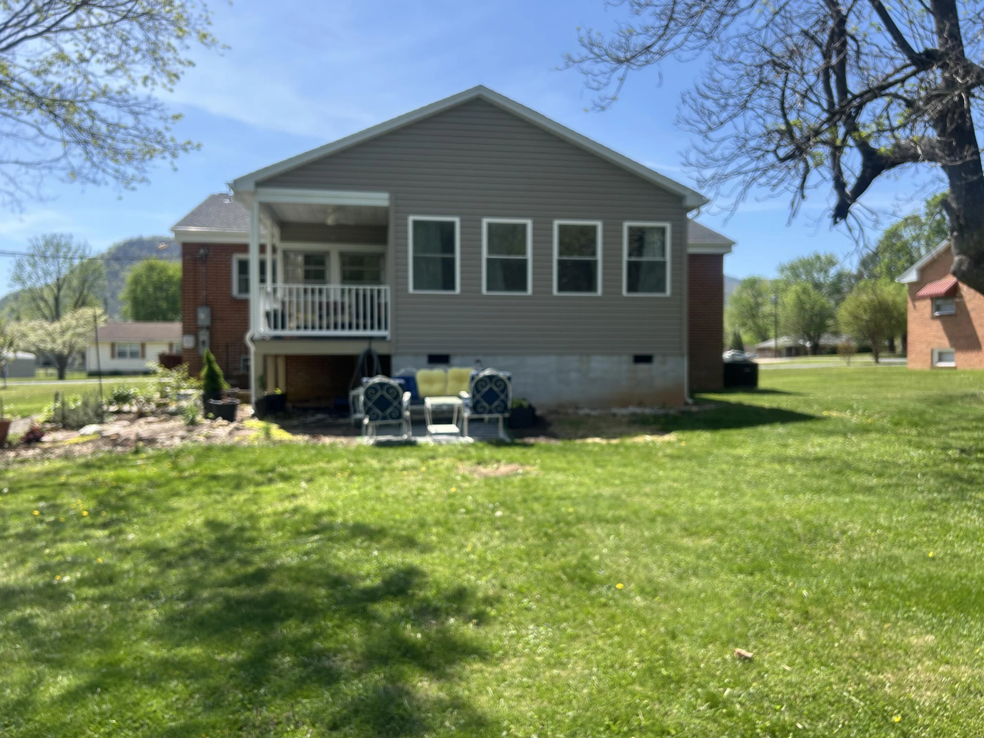 1030 Anderson St - Photo 5