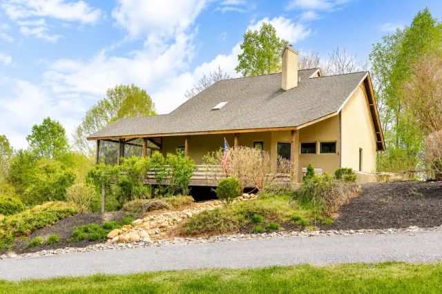 40 Monte Carlo Ln