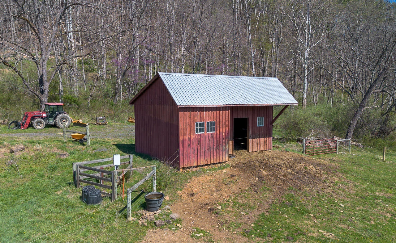 10245 Cowpasture River Rd - Photo 29