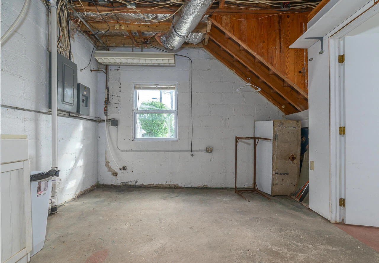 110 E MCDOWELL St - Photo 19
