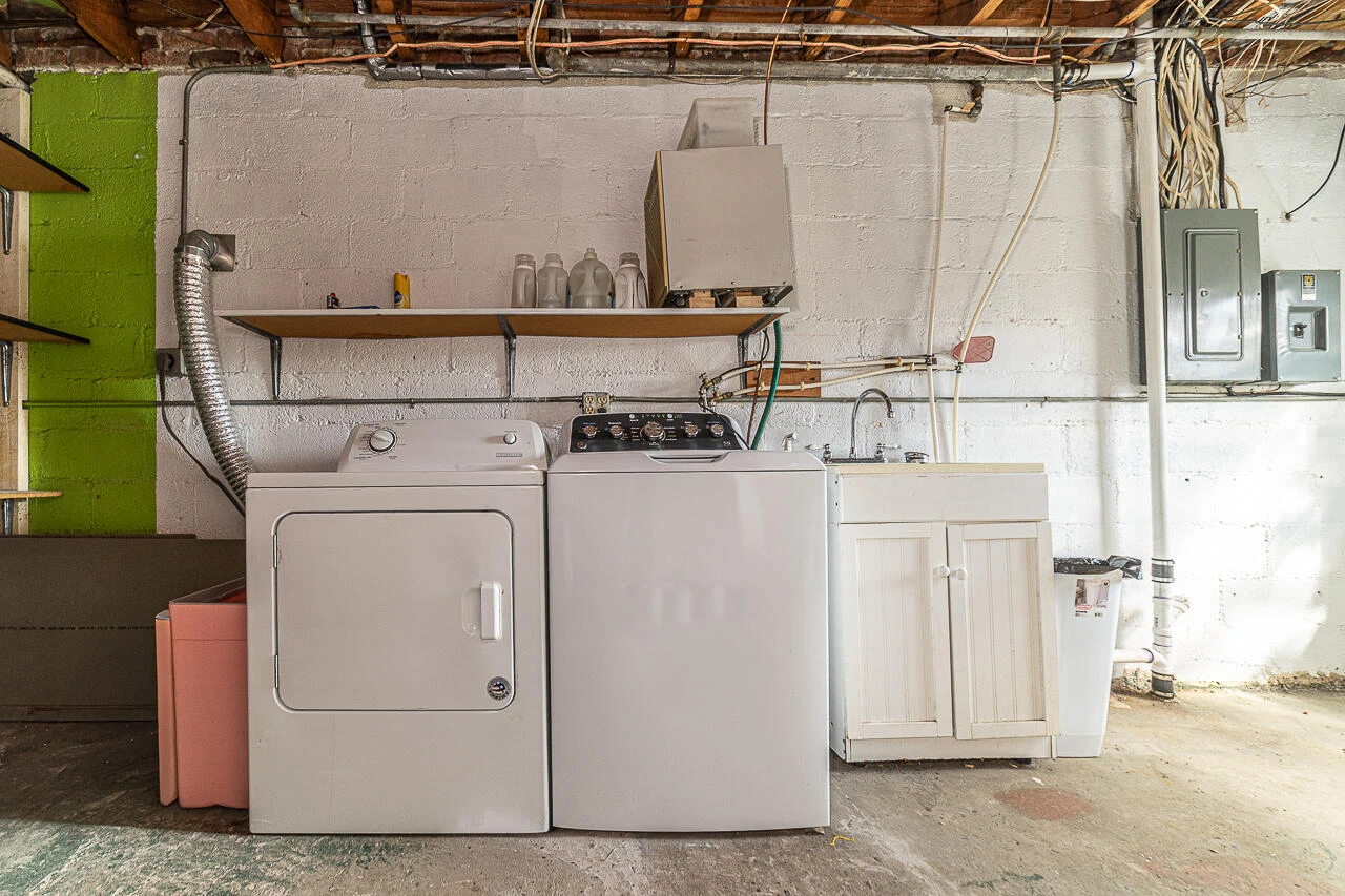 110 E MCDOWELL St - Photo 21