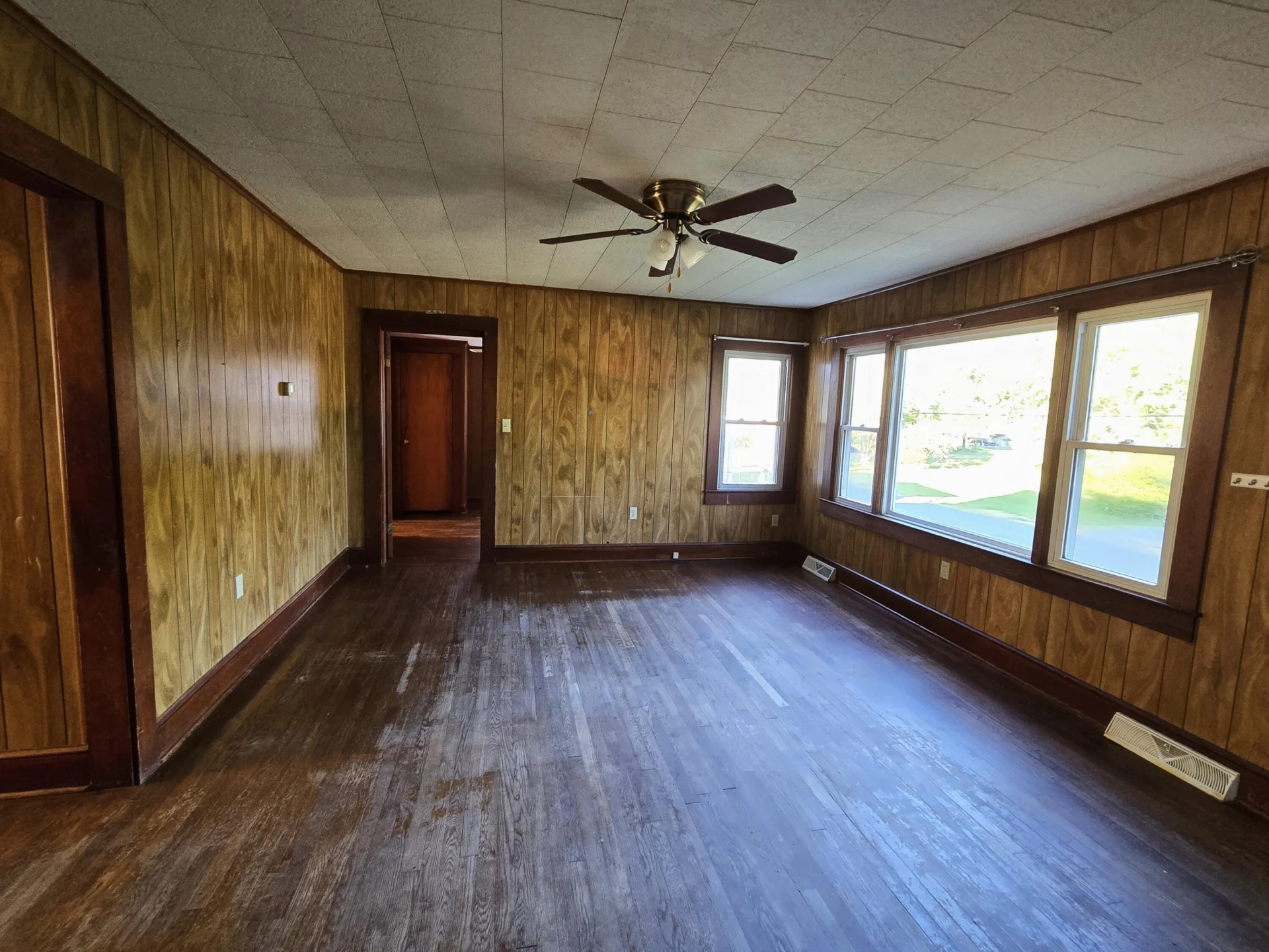 712 Gordon St - Photo 3