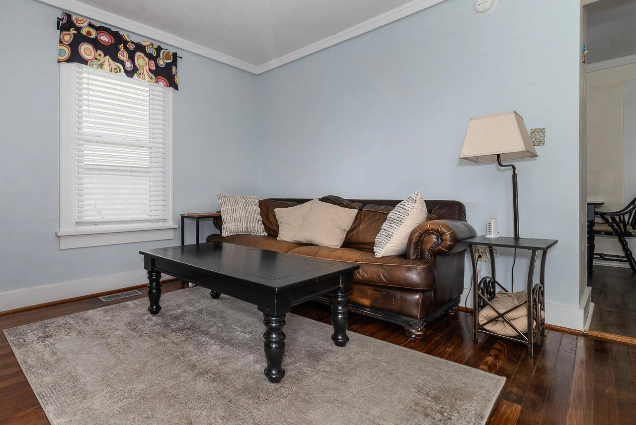 214 Maury St - Photo 10