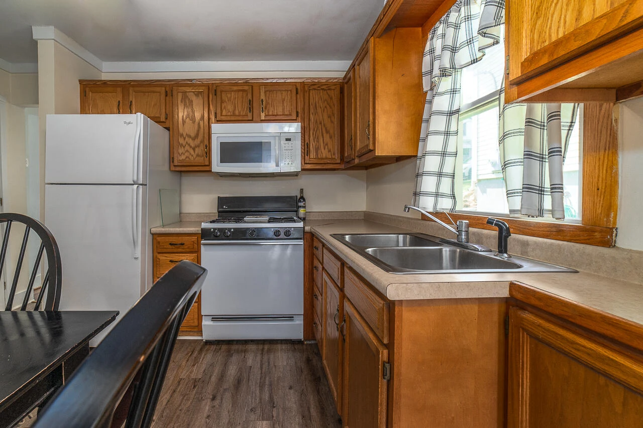 214 Maury St - Photo 13