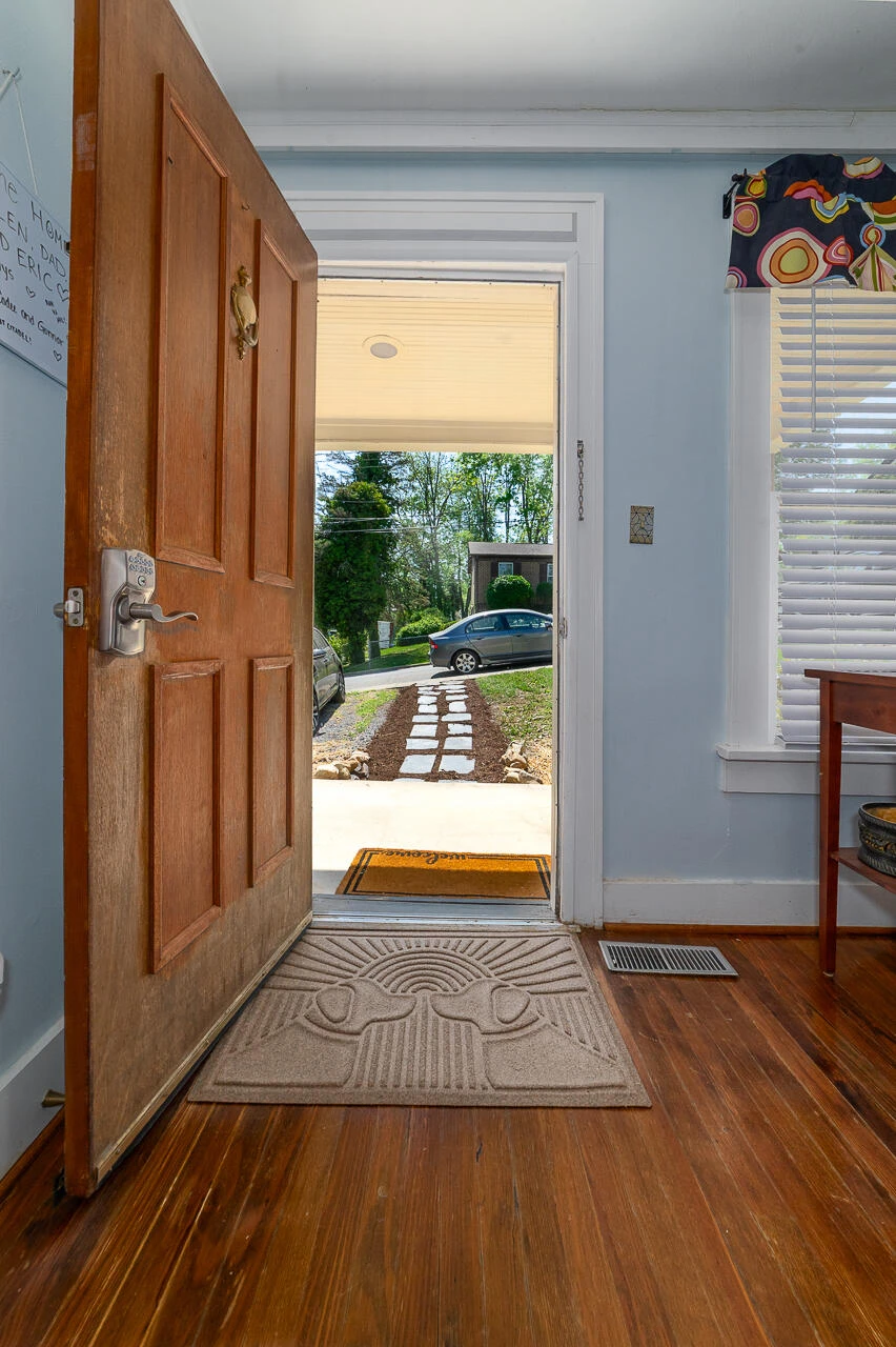214 Maury St - Photo 8