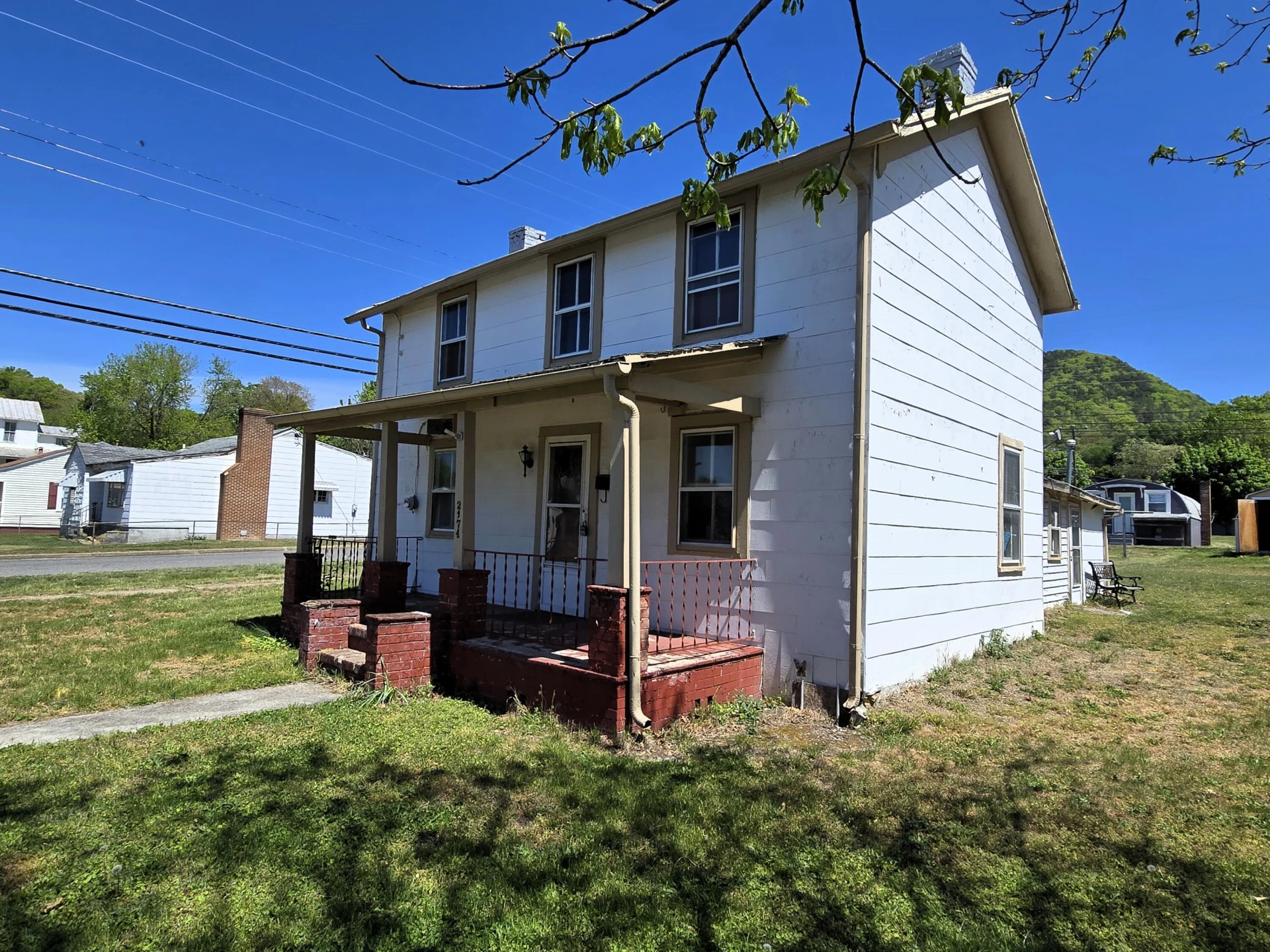 2174 Birch Ave - Photo 16