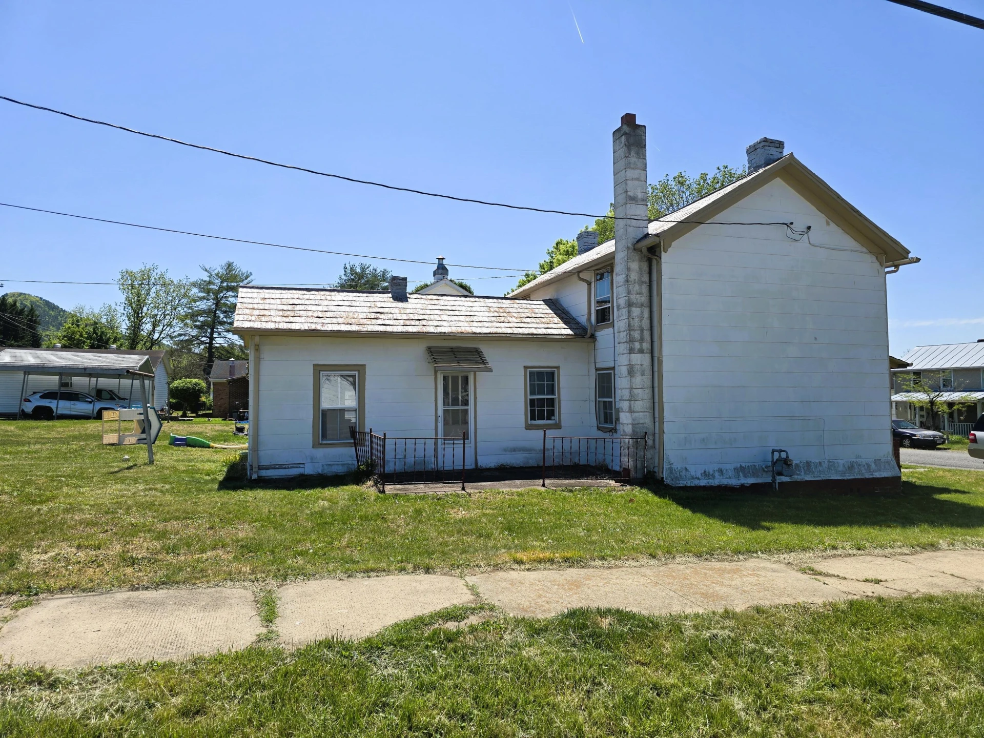2174 Birch Ave - Photo 17