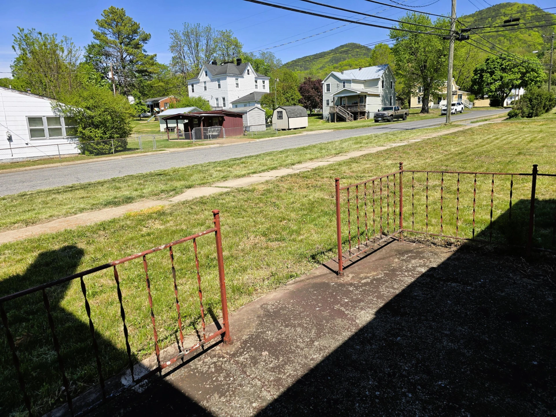2174 Birch Ave - Photo 7