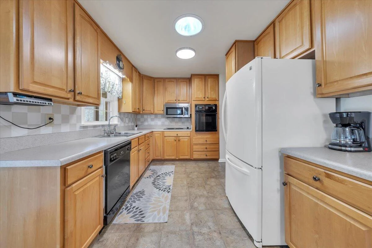 1846 Pineview Dr - Photo 10
