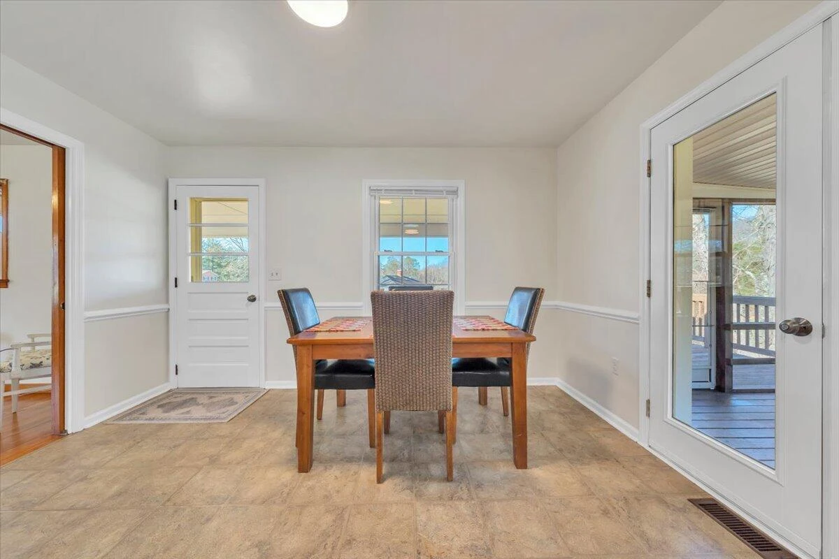 1846 Pineview Dr - Photo 11