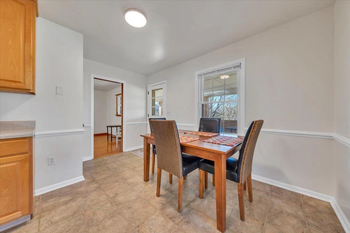 1846 Pineview Dr - Photo 12