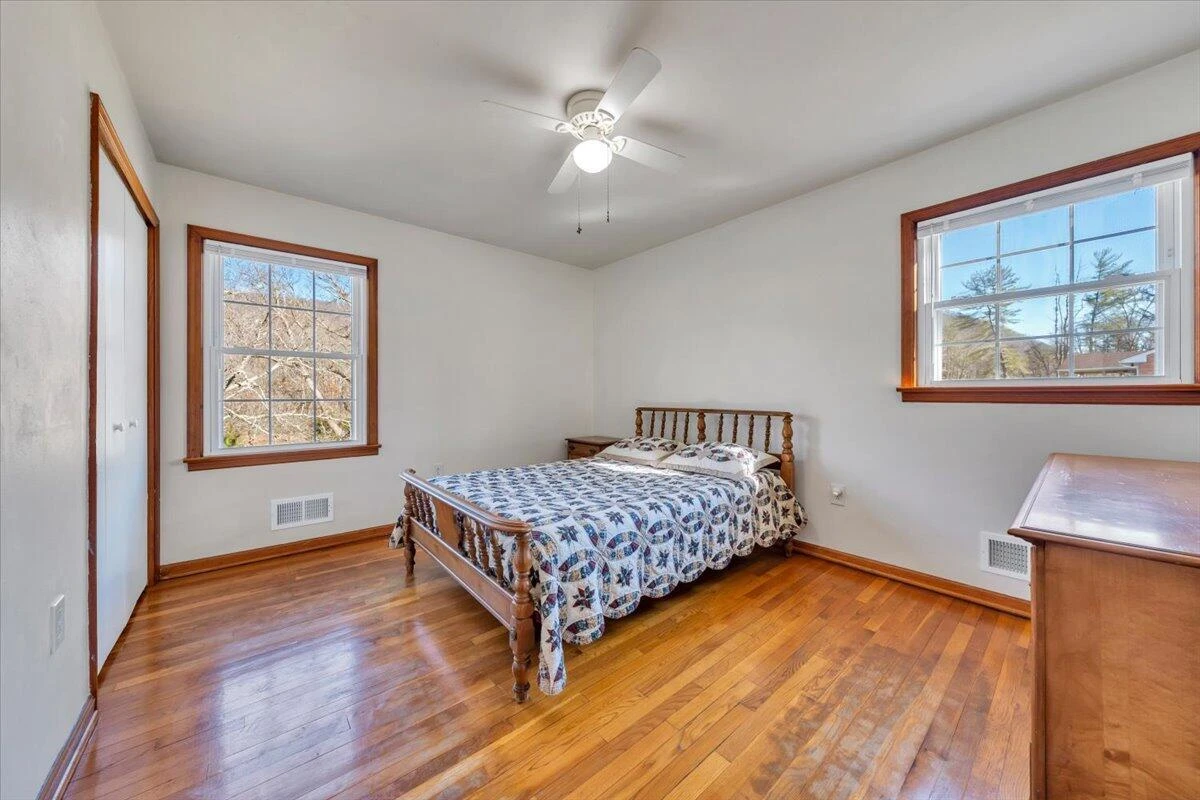 1846 Pineview Dr - Photo 14