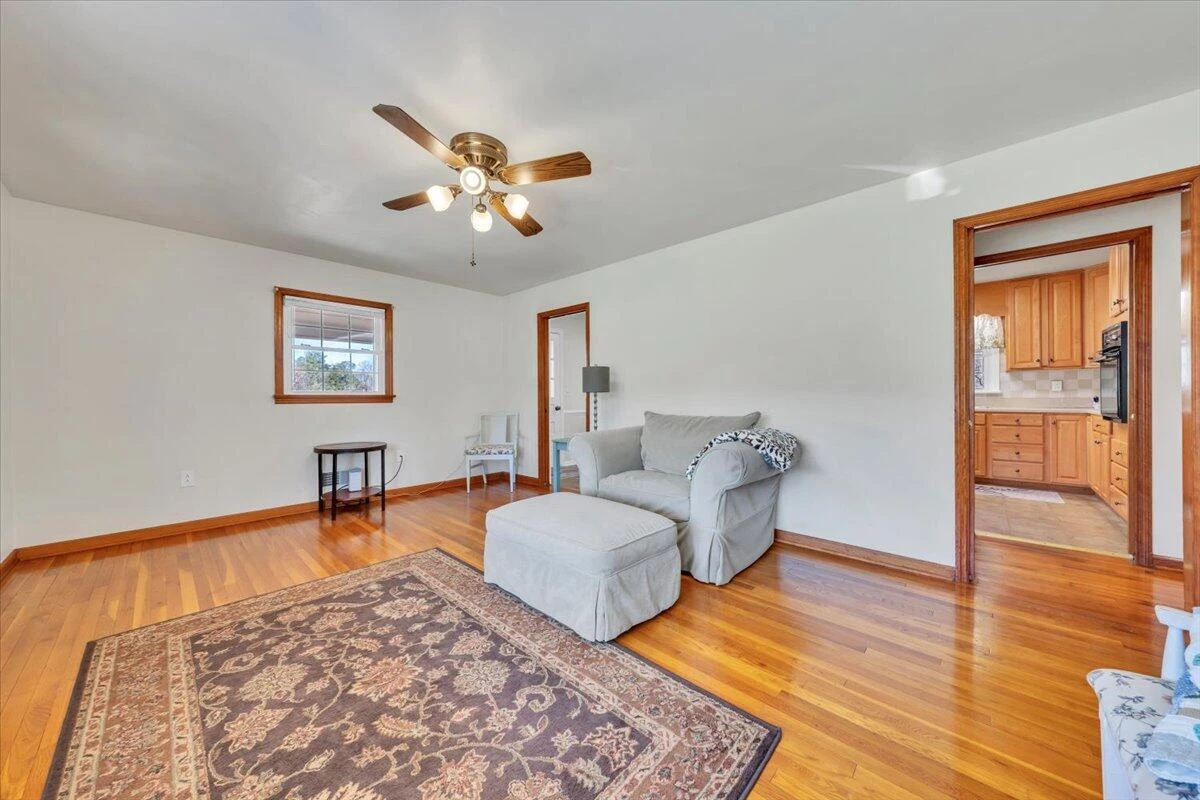 1846 Pineview Dr - Photo 6