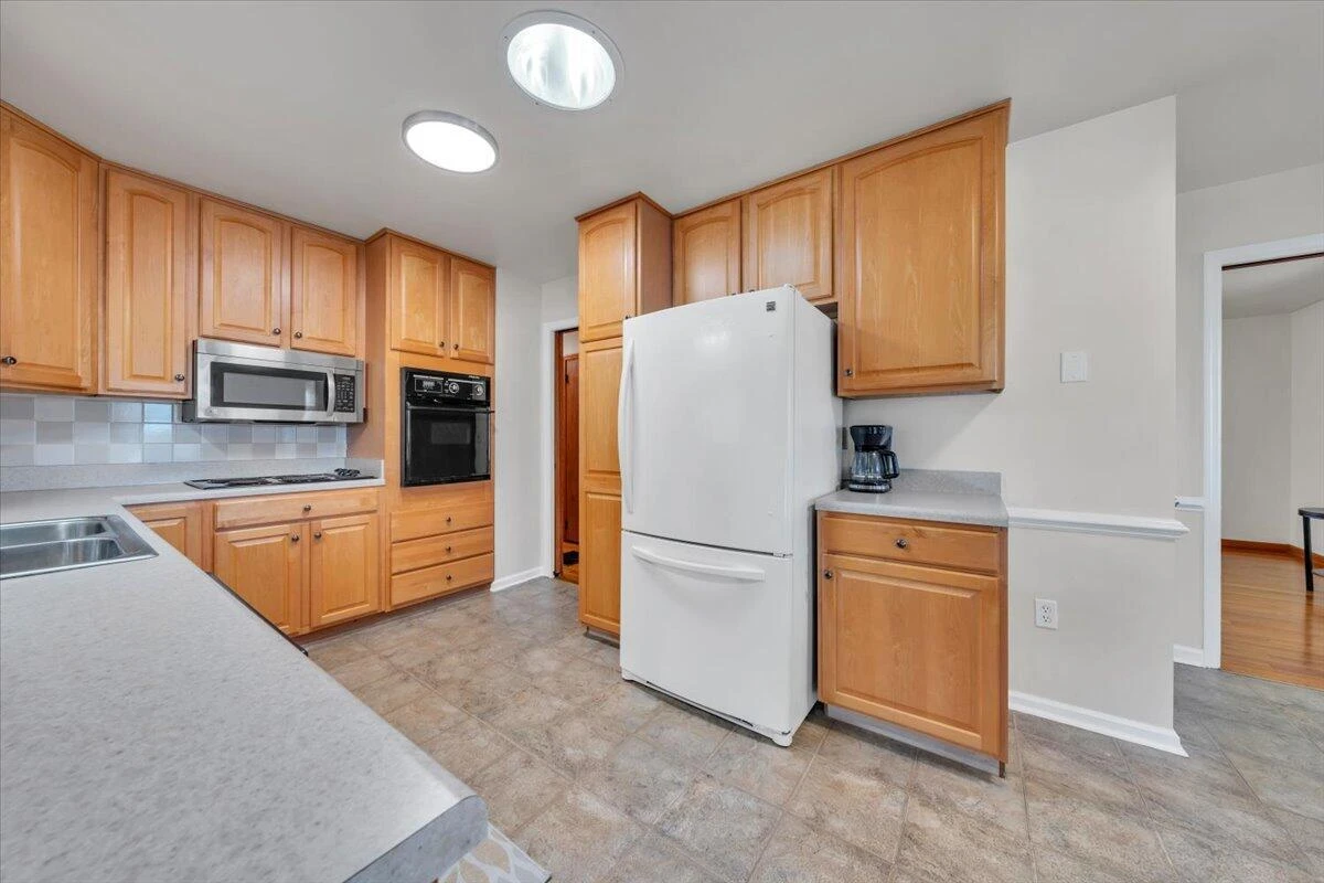1846 Pineview Dr - Photo 8