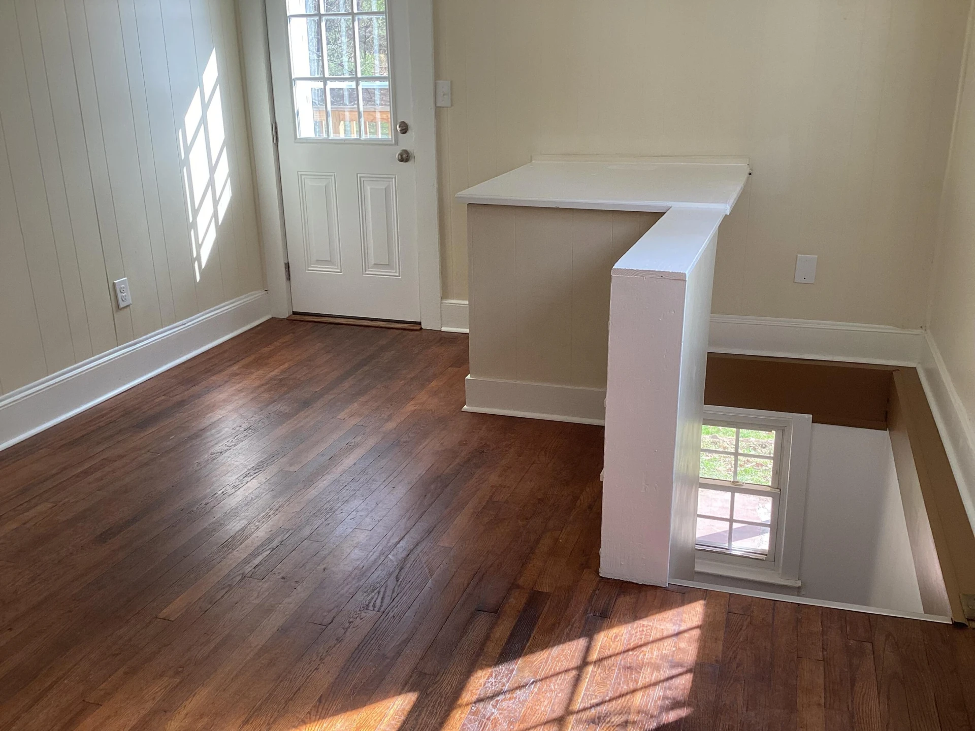 2334 Hawthorne Ave - Photo 3