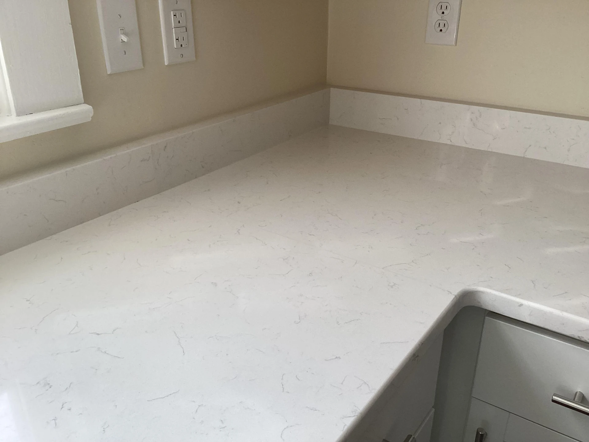 2334 Hawthorne Ave - Photo 9