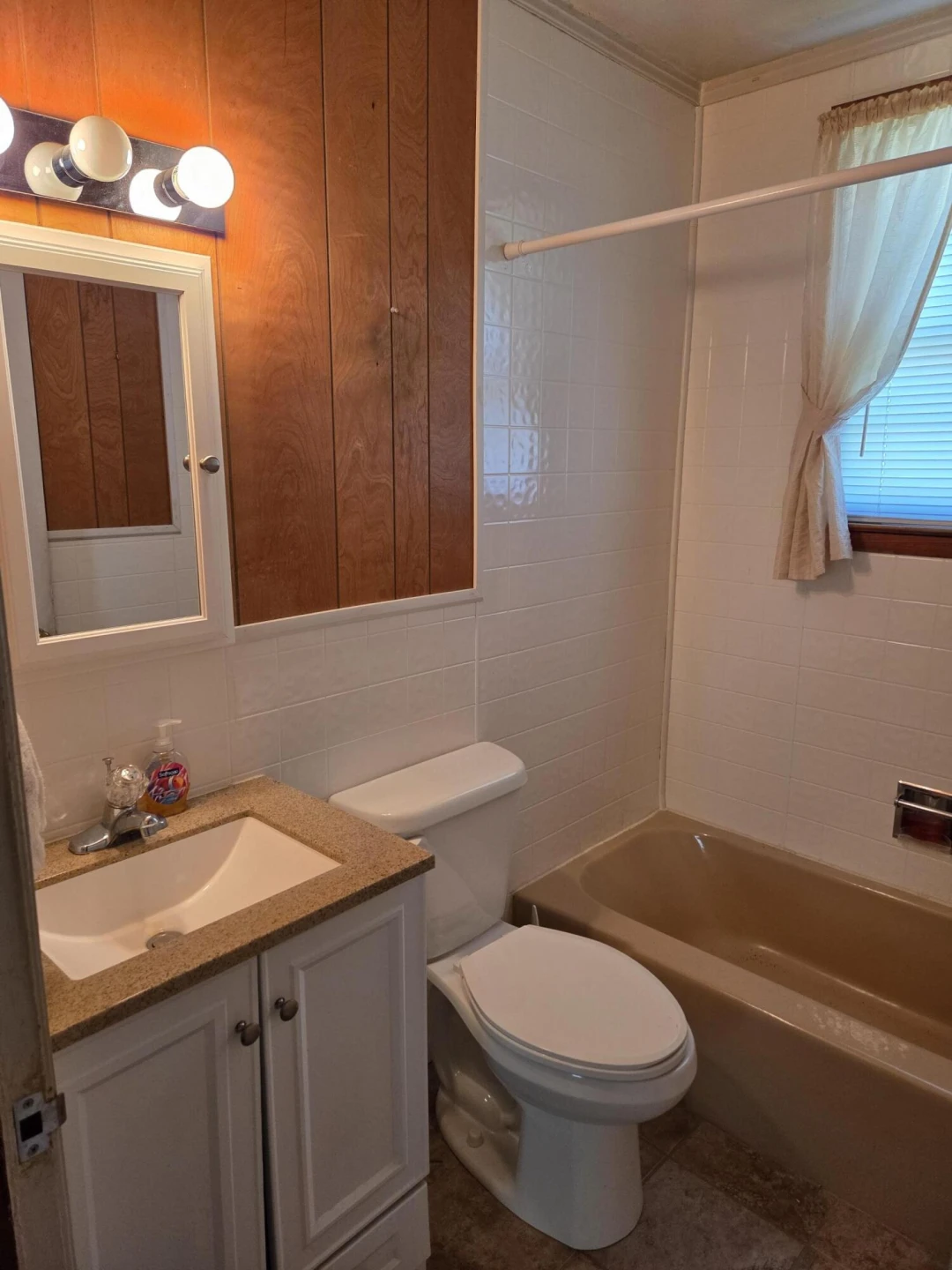 411 S Craig Ave - Photo 13
