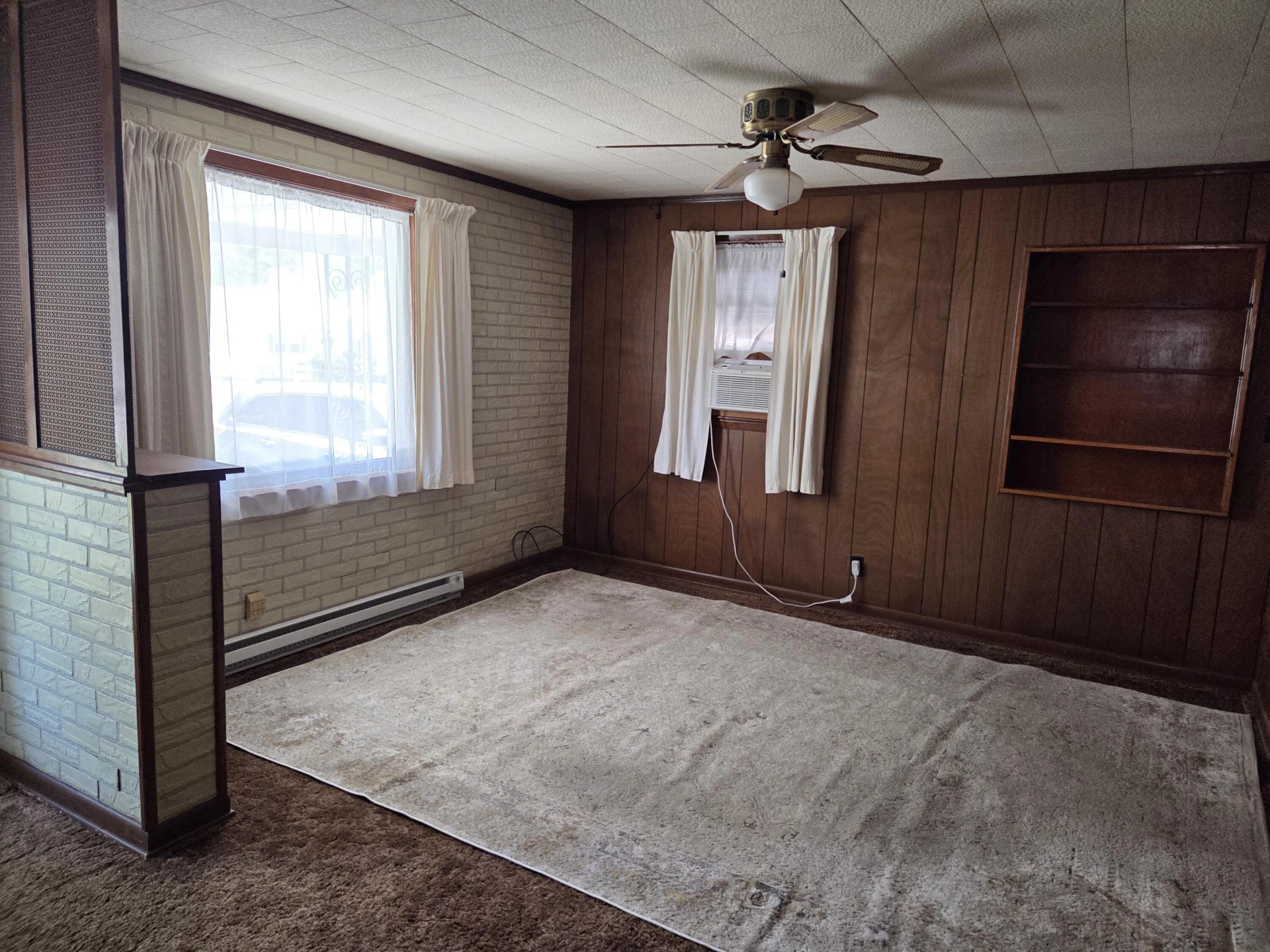 411 S Craig Ave - Photo 2