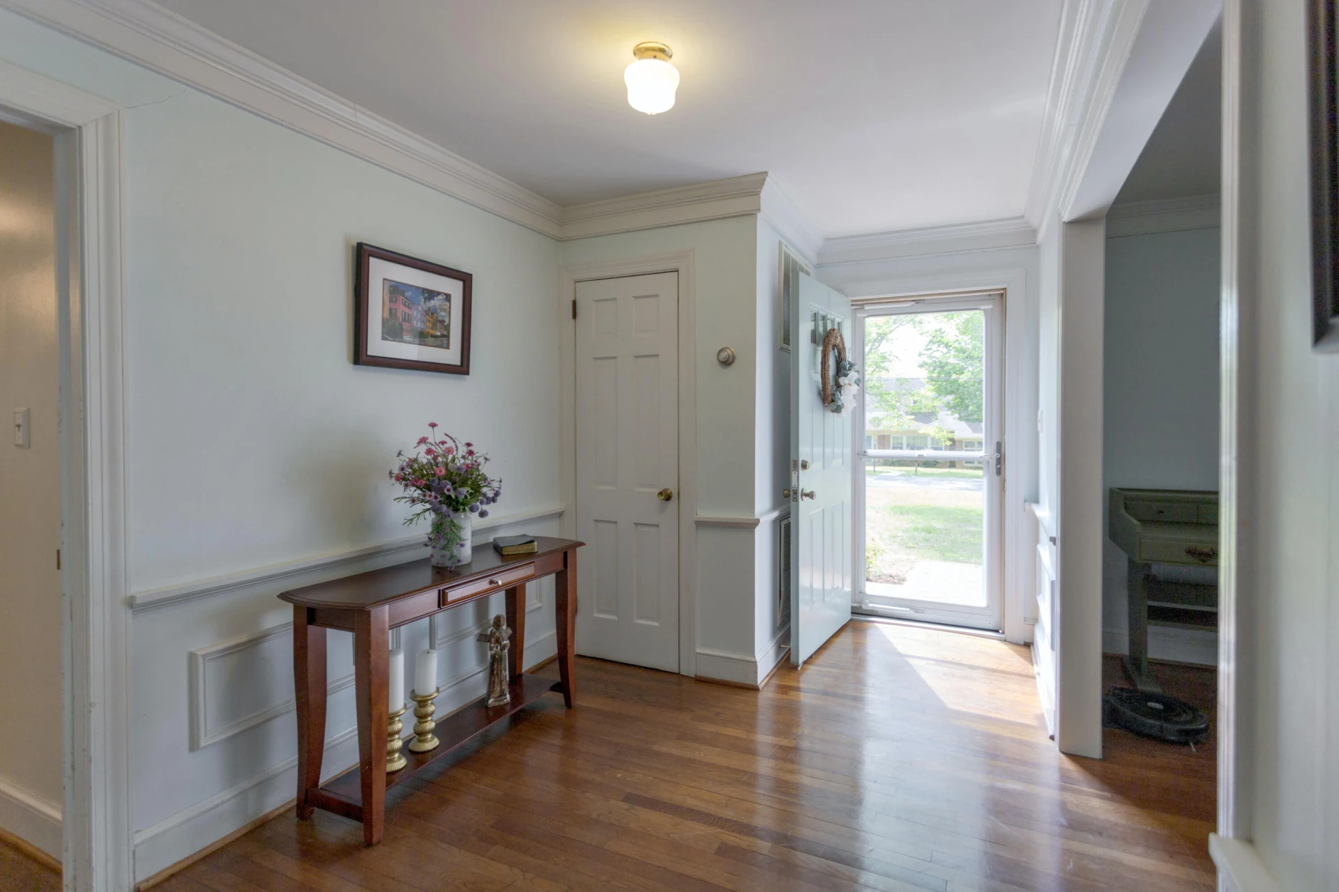 111 Johnstone St - Photo 2
