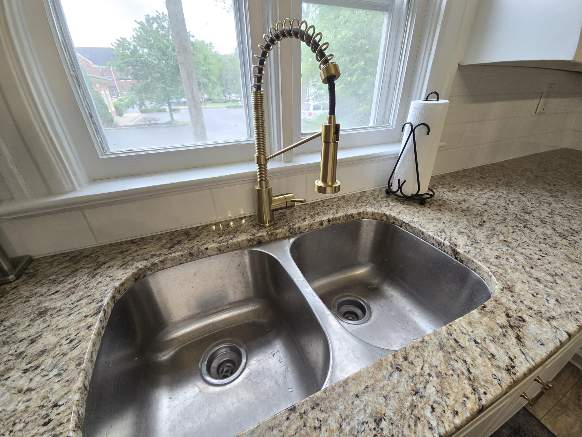 223 W Locust St - Photo 10
