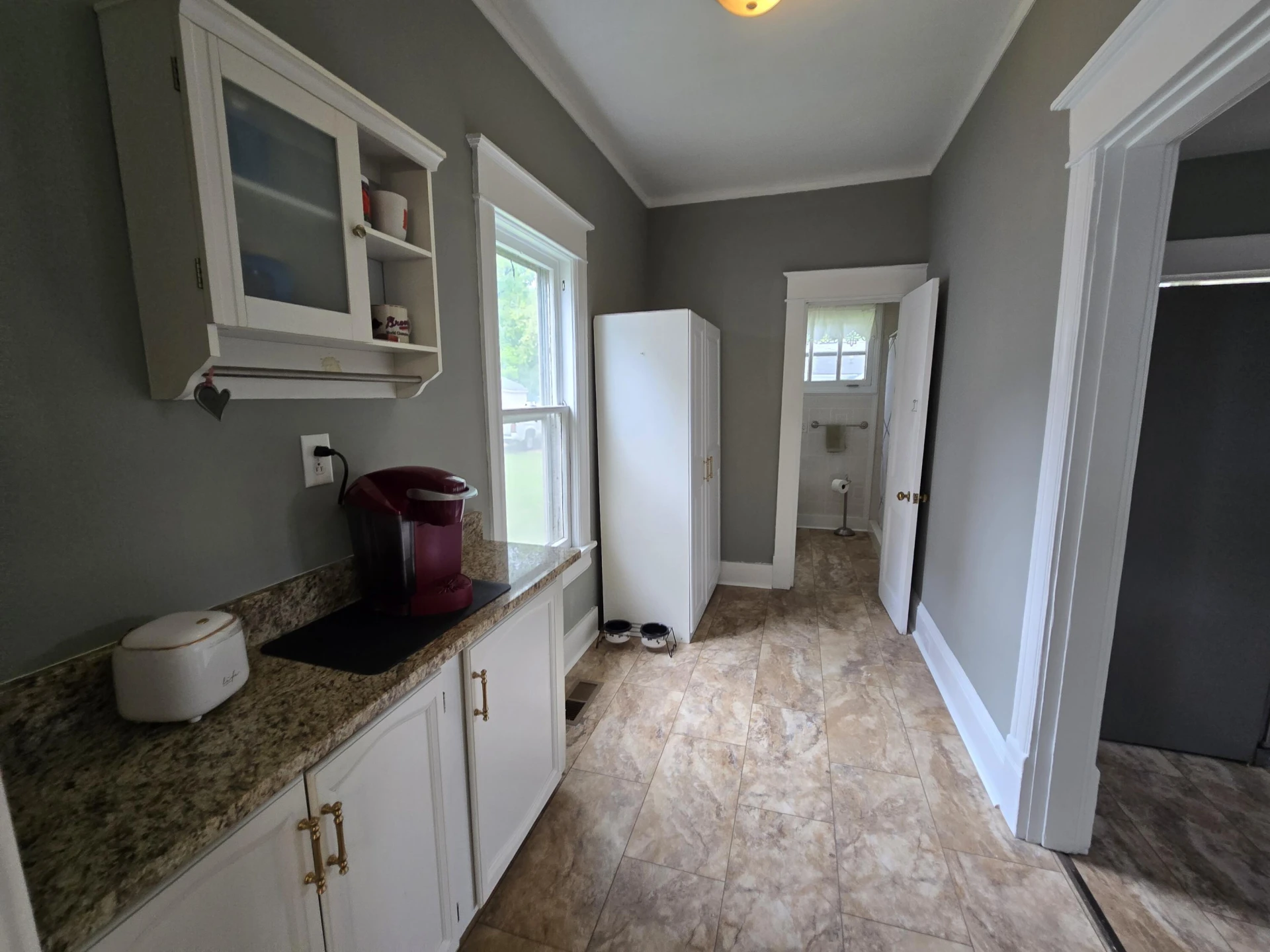 223 W Locust St - Photo 12