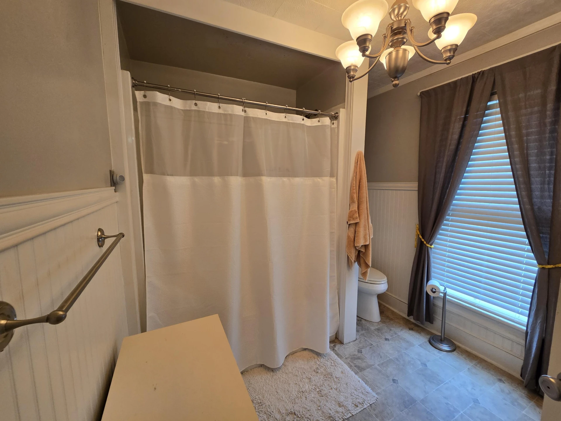 223 W Locust St - Photo 18