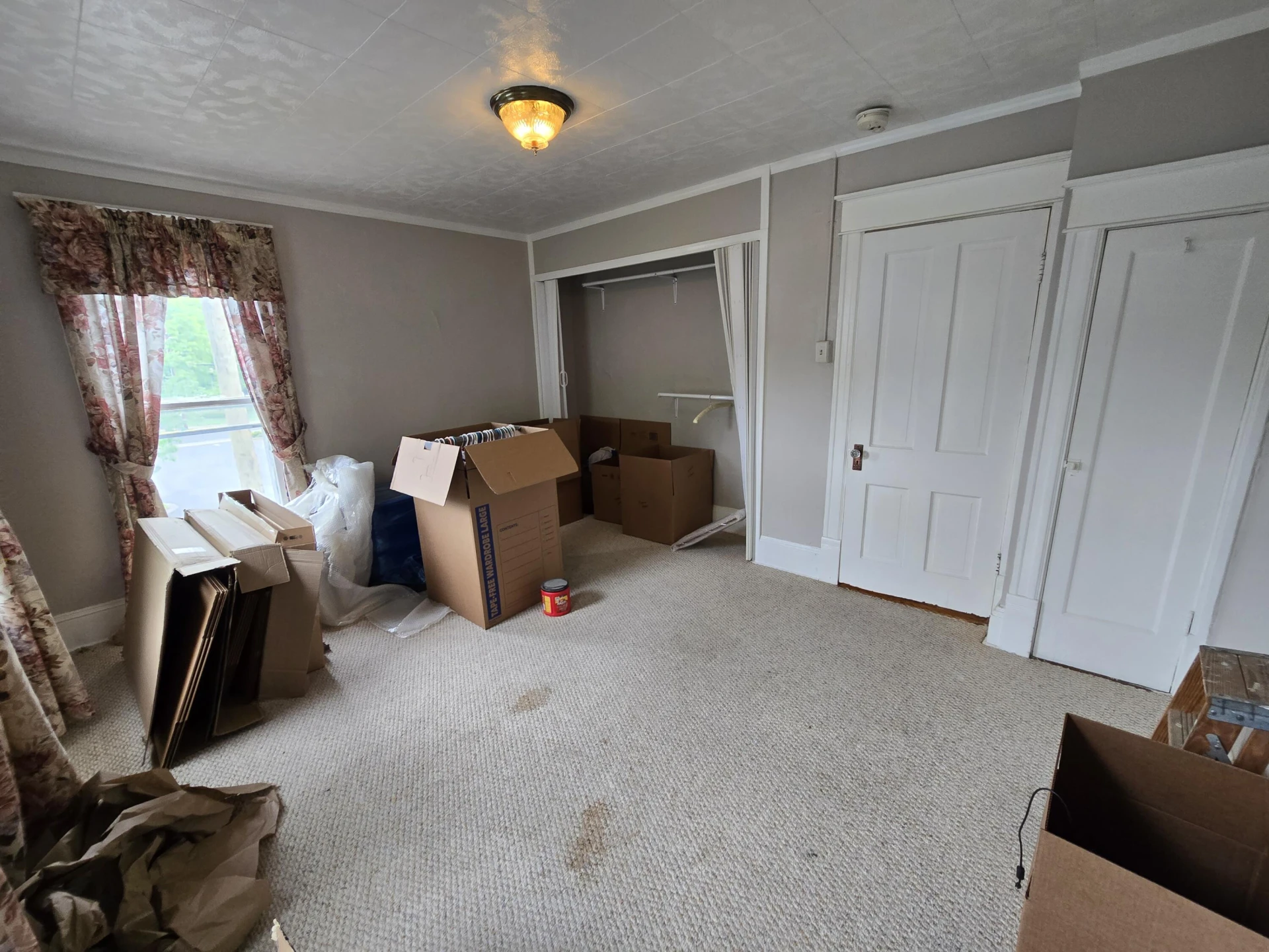 223 W Locust St - Photo 19