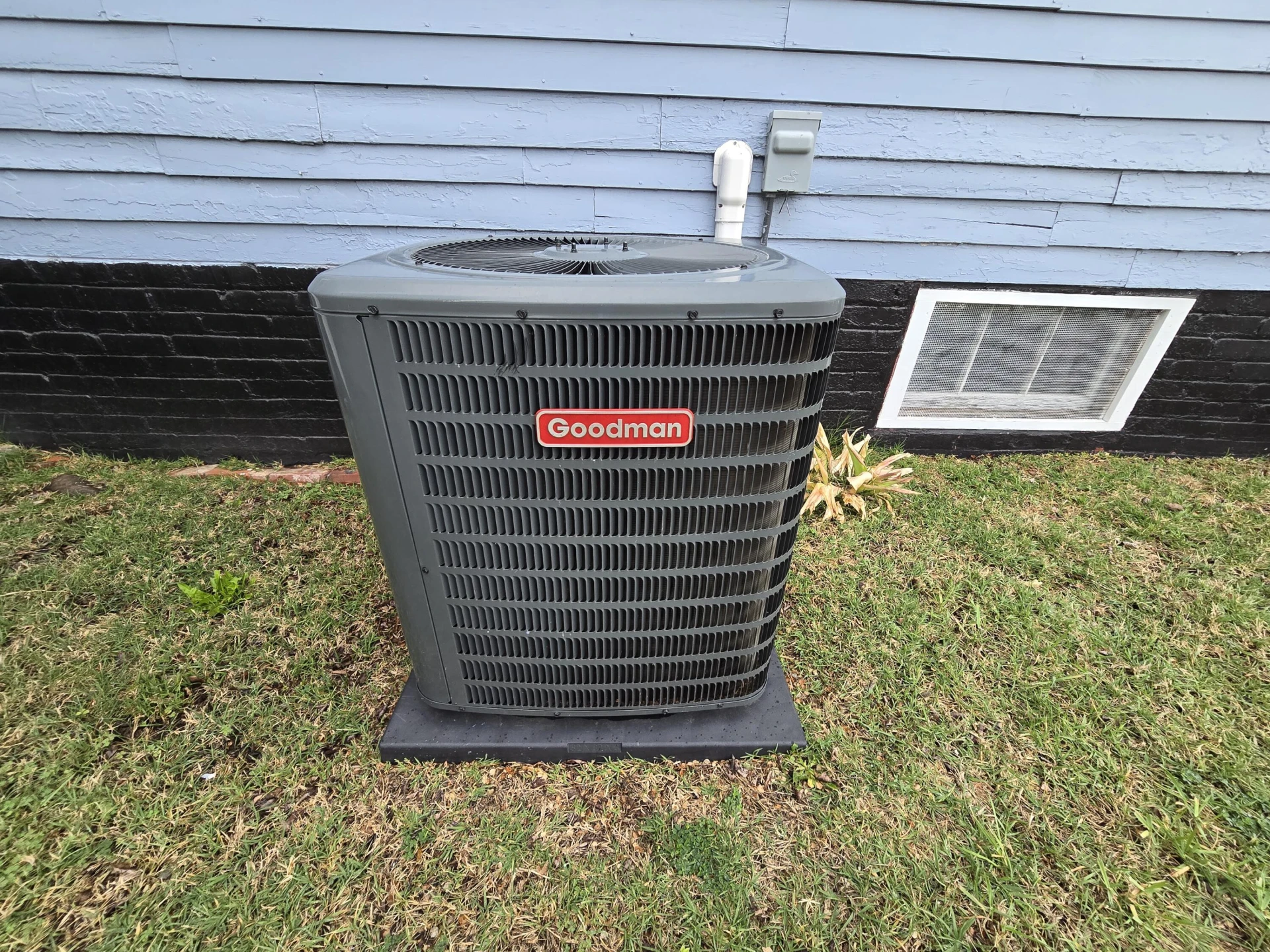 223 W Locust St - Photo 26