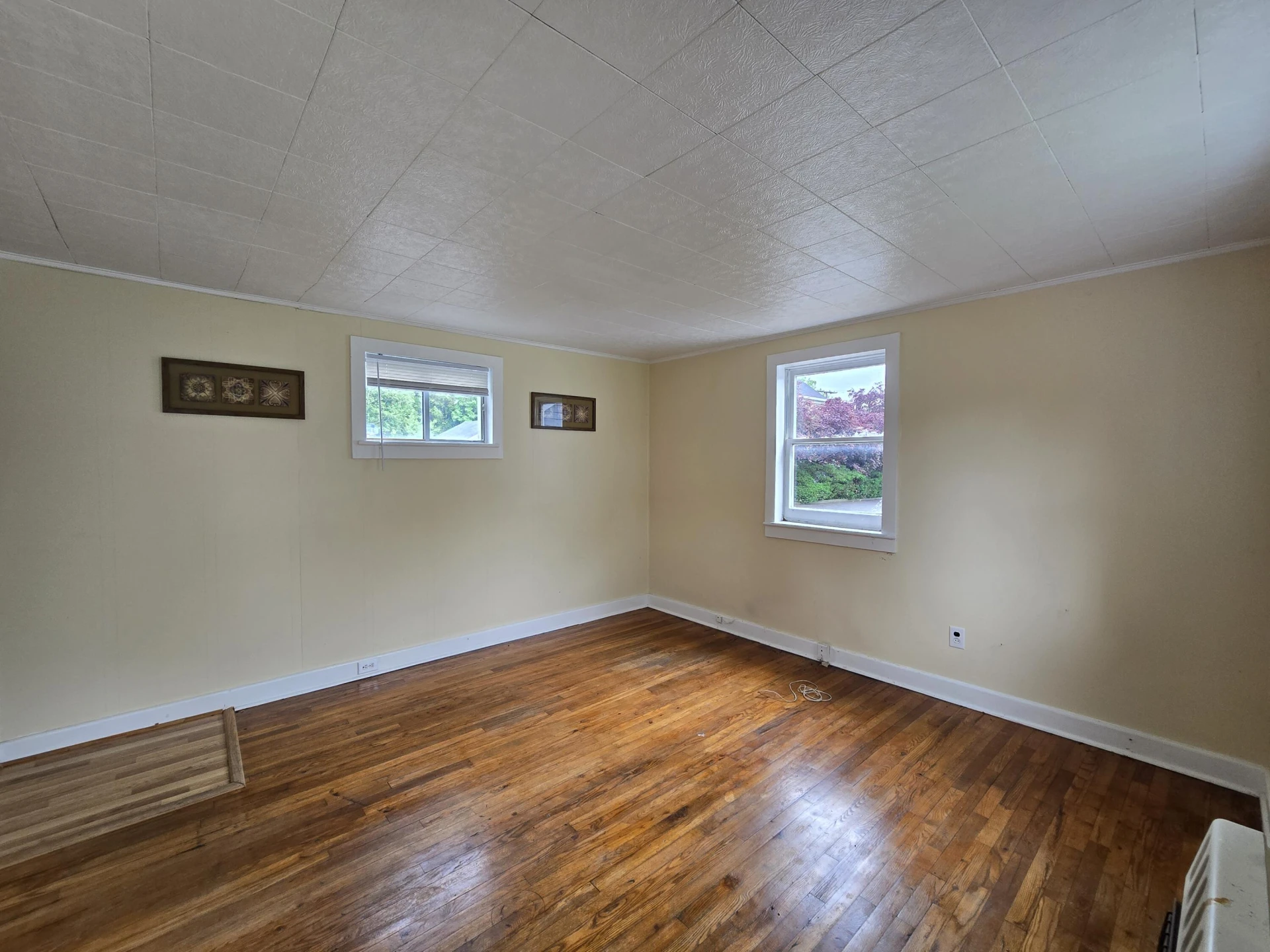 223 W Locust St - Photo 30