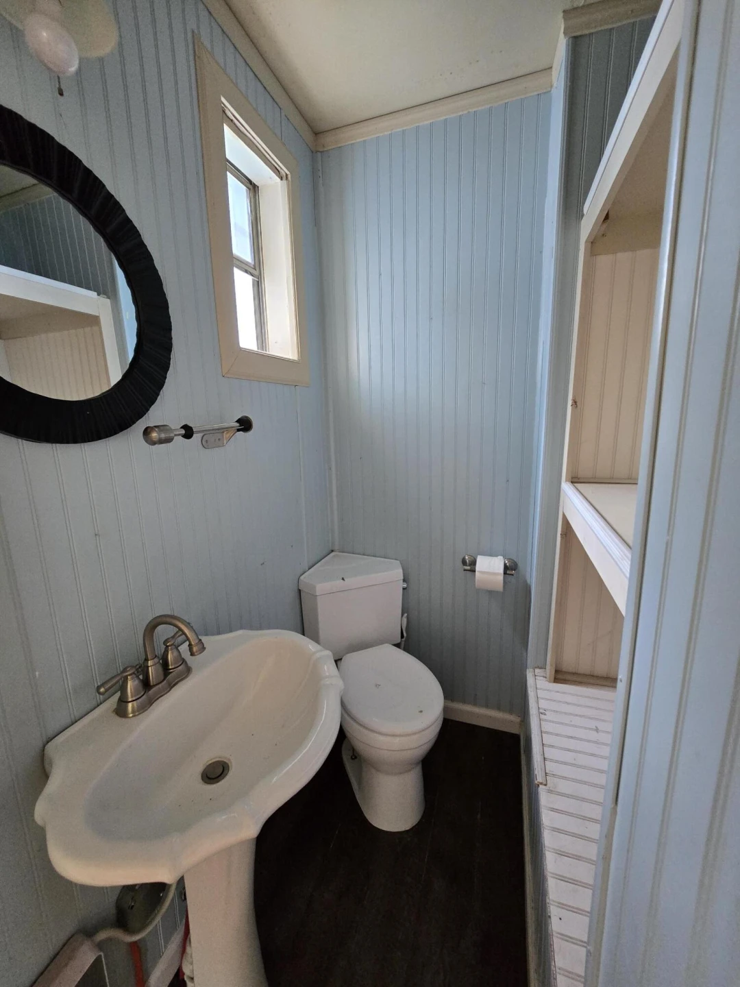 223 W Locust St - Photo 32